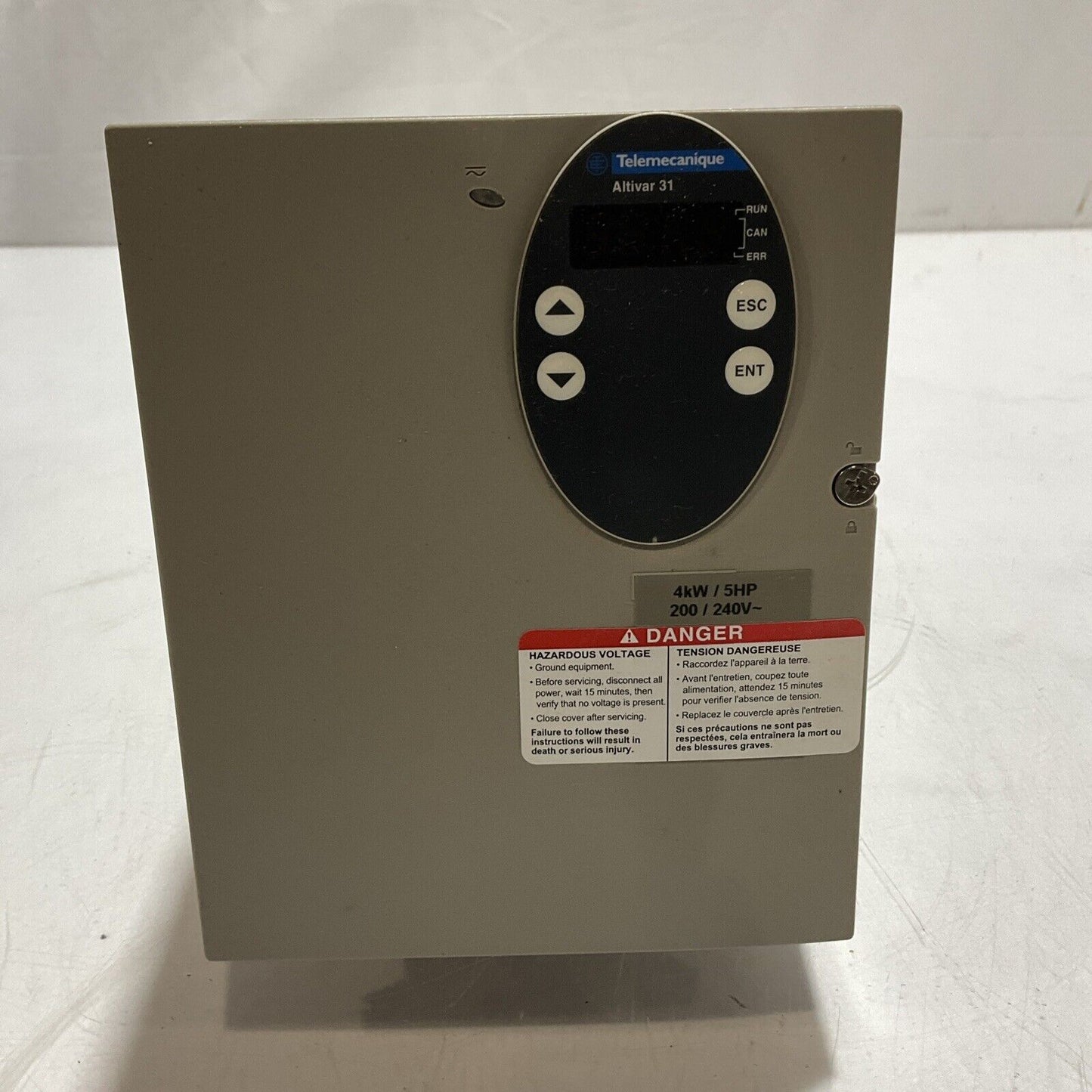 TELEMECANIQUE ATV31HU40M3X INDUSTRIAL CONTROL AC SPEED DRIVE 5HP 4KW 240V U3S