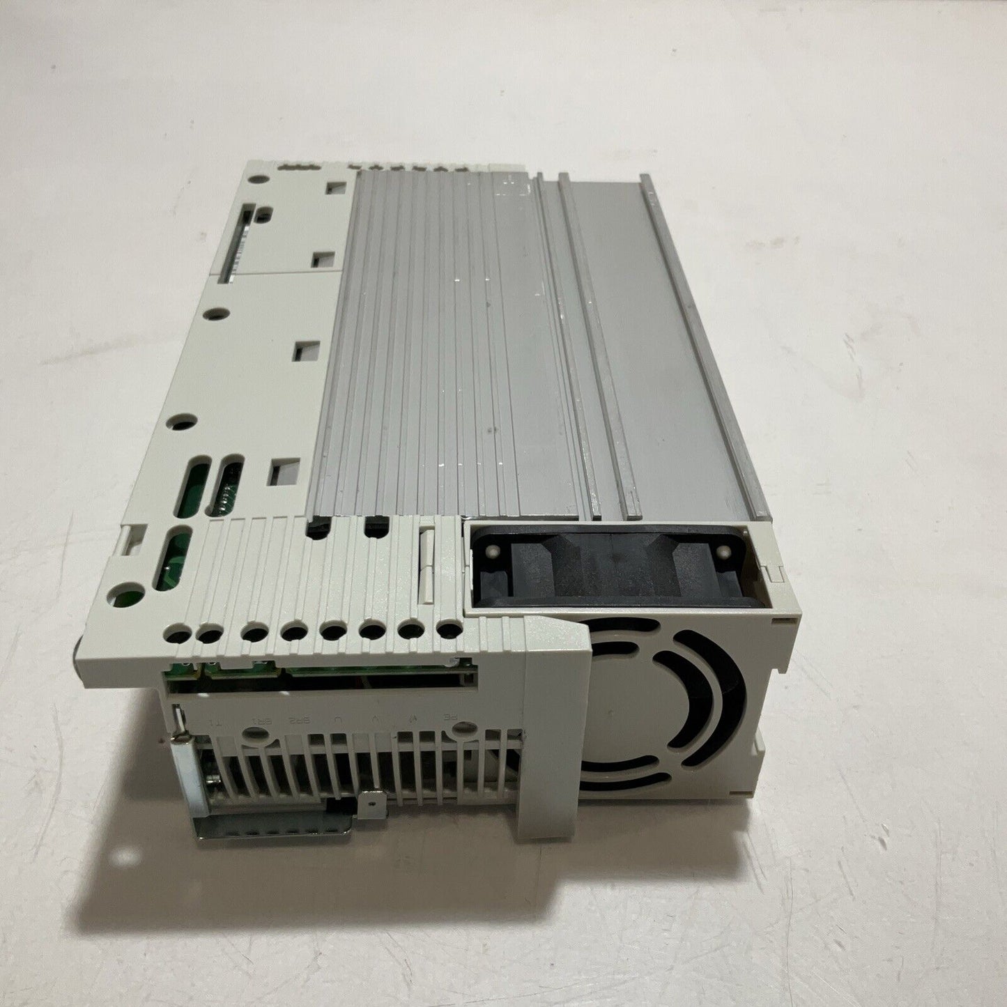 LENZE E82EV222_2C E82EV2222C 8200 VECTOR INVERTER BASECONTROLLER U3S