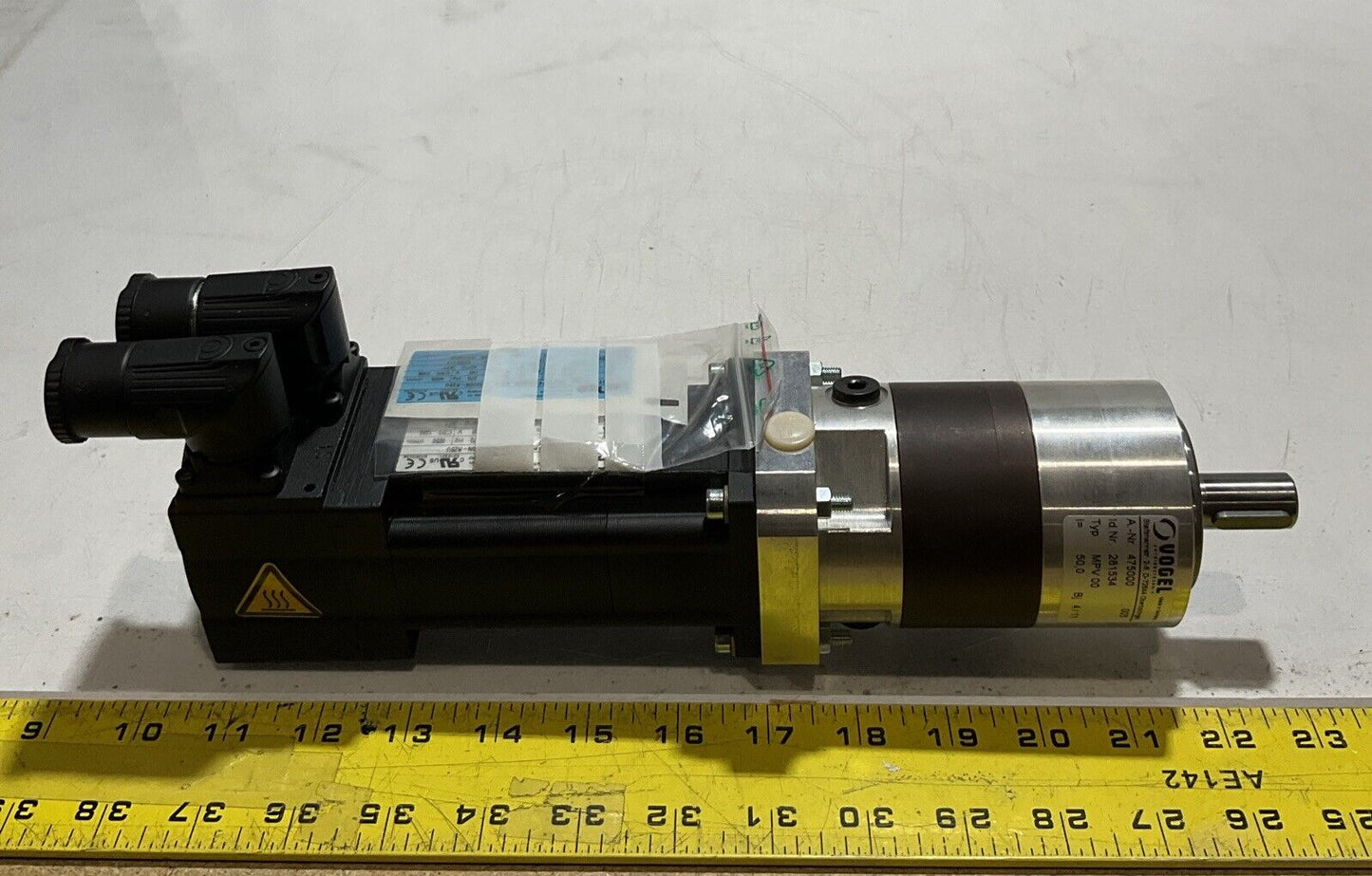 LENZE MCS 06F41LRSOBO-B11N-ST5SOON PERFORATED BELT MOTOR ASSEMBLY U3S