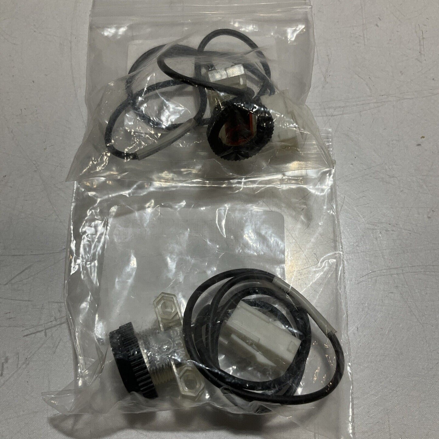 SICK ZT1-P0800S04 1044231 PHOTOELECTRIC INFRADED SENSOR LOT OF 2 U3S