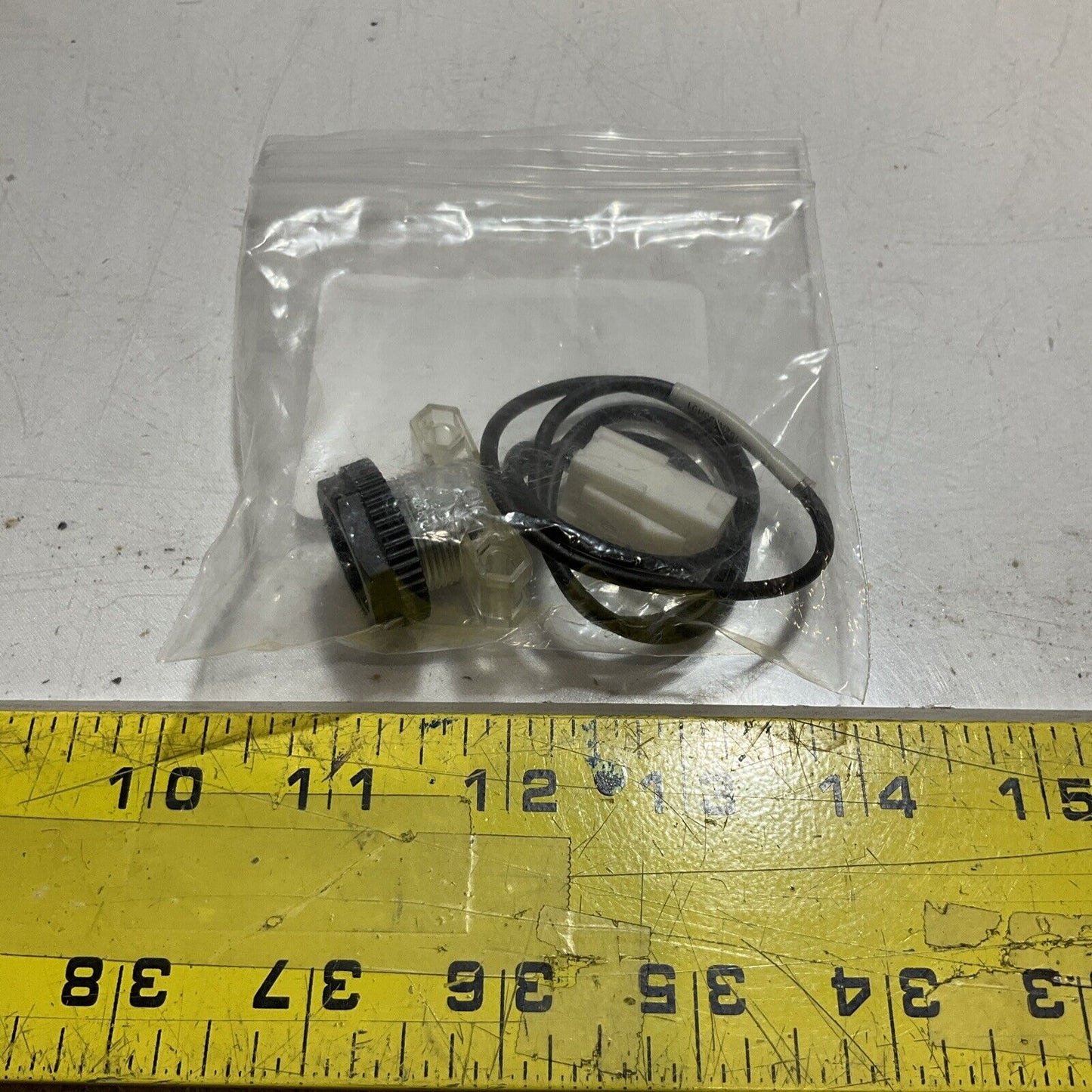 SICK ZT1-P0800S04 1044231 PHOTOELECTRIC INFRADED SENSOR LOT OF 2 U3S