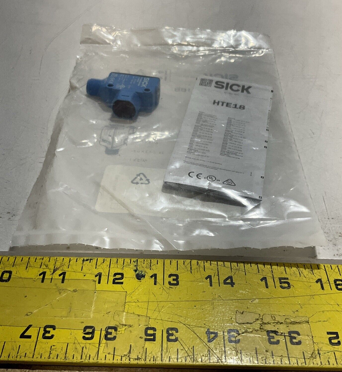 SICK HTE18-V4A1BB 1078750 PHOTOELECTRIC SENSOR 10-30VDC LOT OF 4 U3S