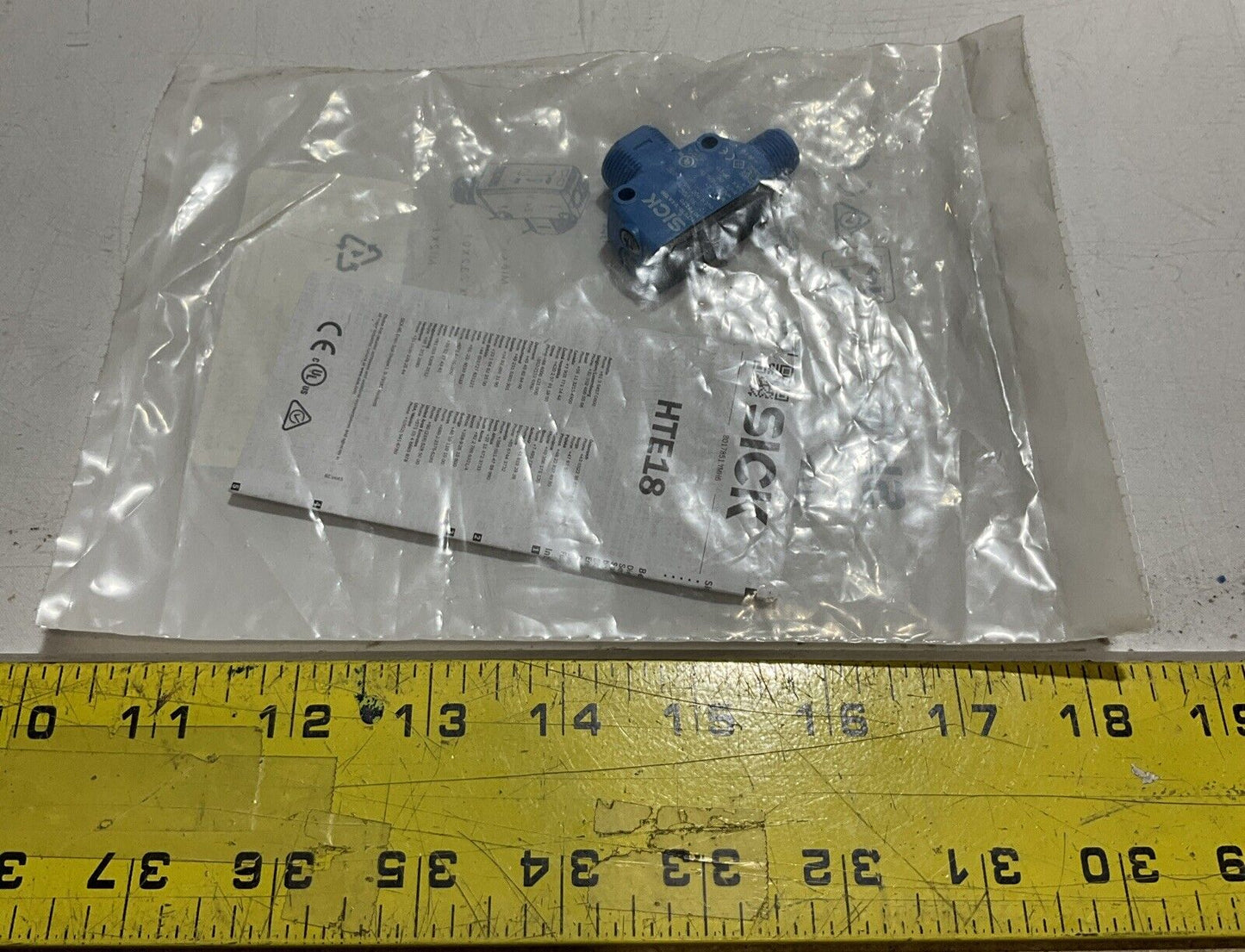 SICK HTE18-V4A1BB 1078750 PHOTOELECTRIC SENSOR 10-30VDC LOT OF 4 U3S
