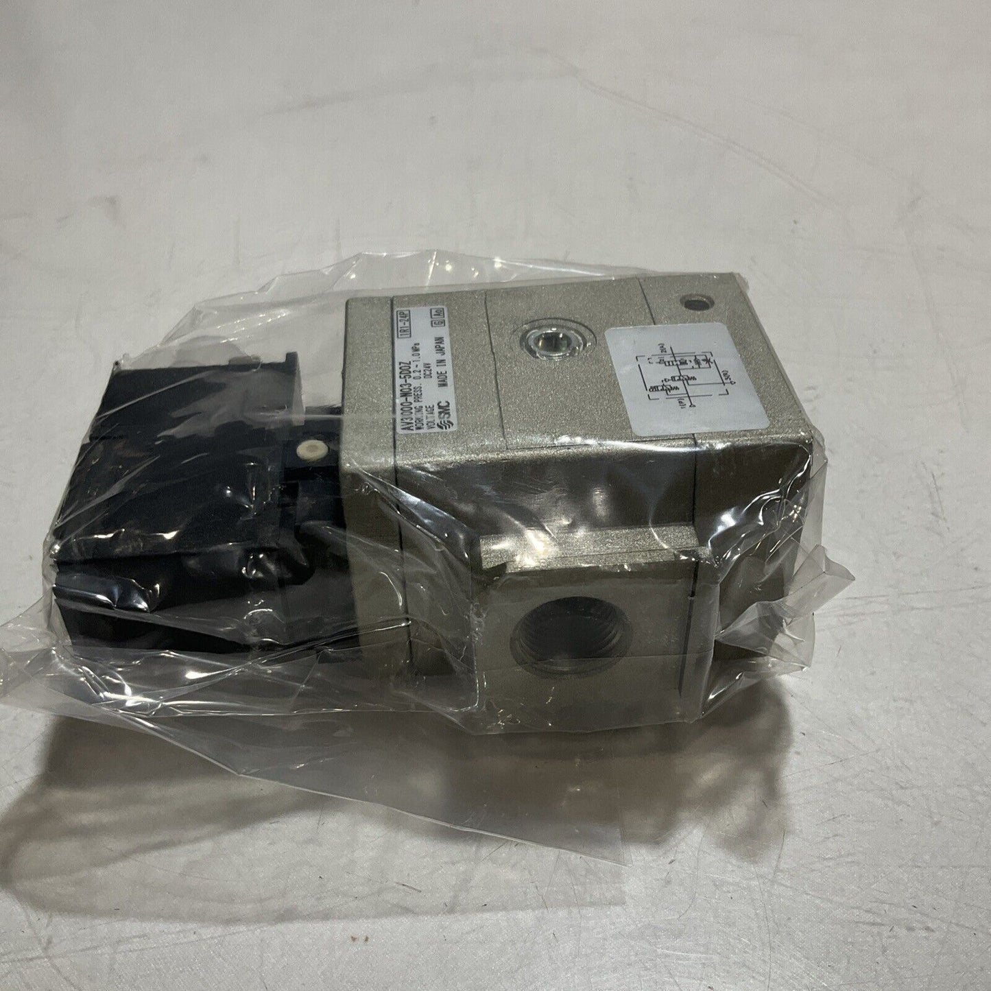 SMC AV3000- N03G- 5D0Z VALVE PNEUMATIC SOFT START U3S