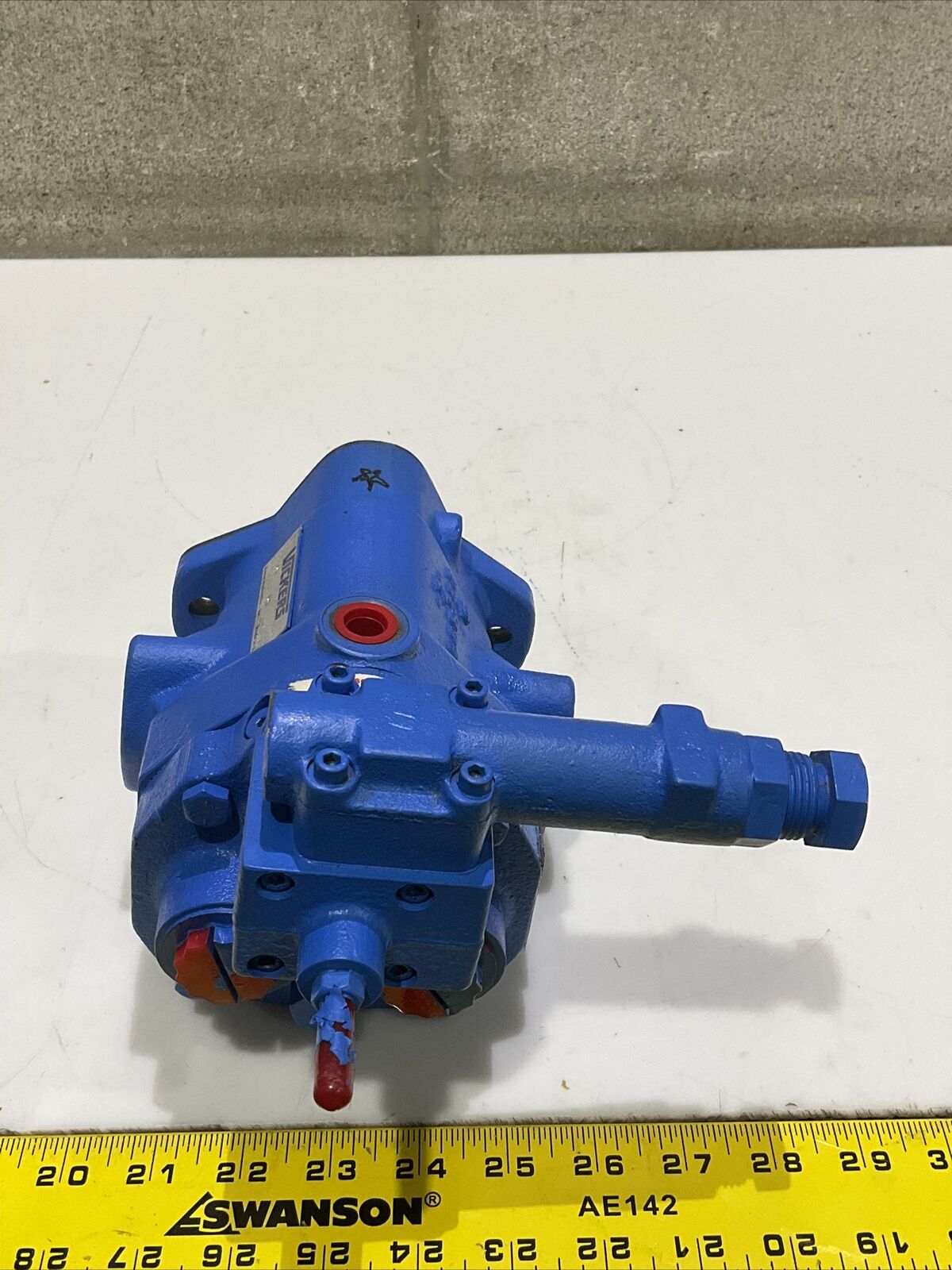 VICKERS PV010-A2R-SE1S-20-C21D12 VARIABLE PISTON PUMP 373