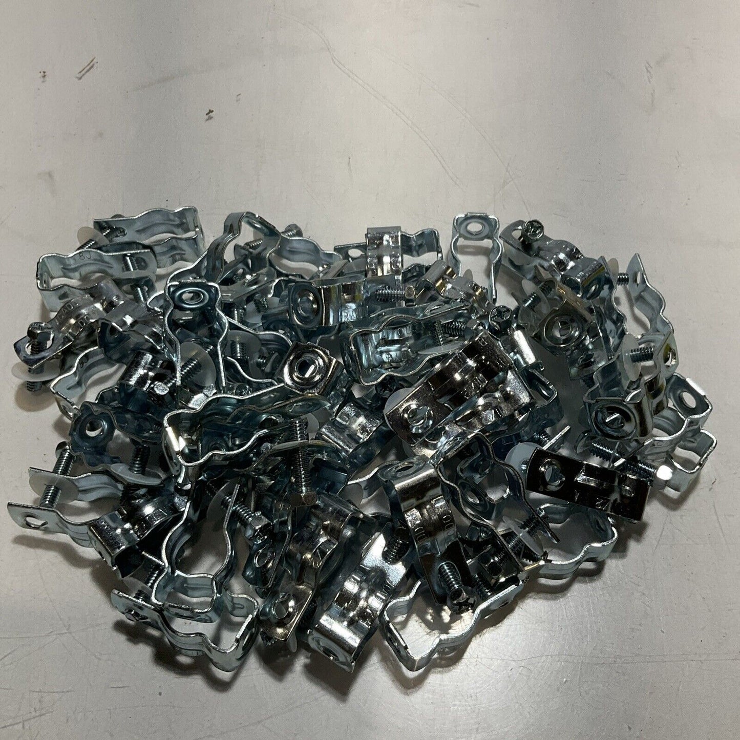 CADDY CD0B CD SERIES CONDUIT HANGERS LOT OF 55 U3S