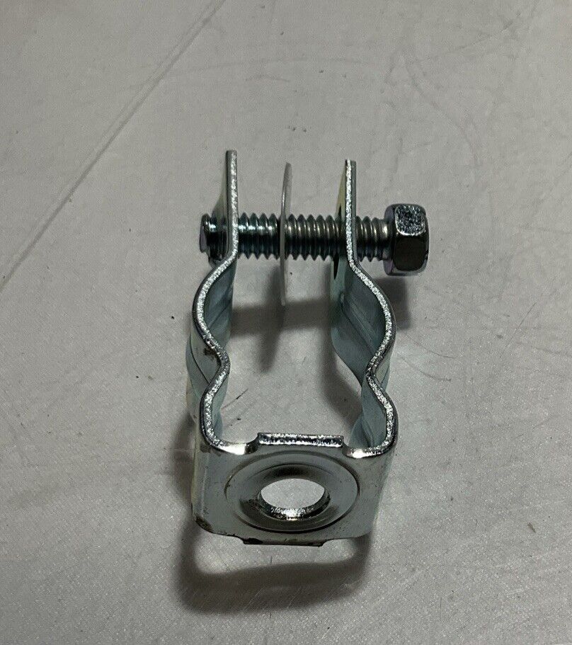 CADDY CD0B CD SERIES CONDUIT HANGERS LOT OF 55 U3S