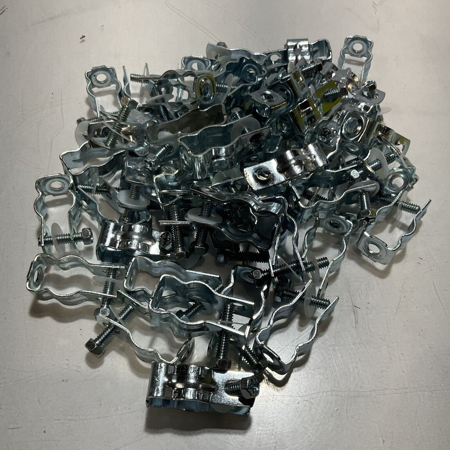 CADDY CD0B CD SERIES CONDUIT HANGERS LOT OF 55 U3S
