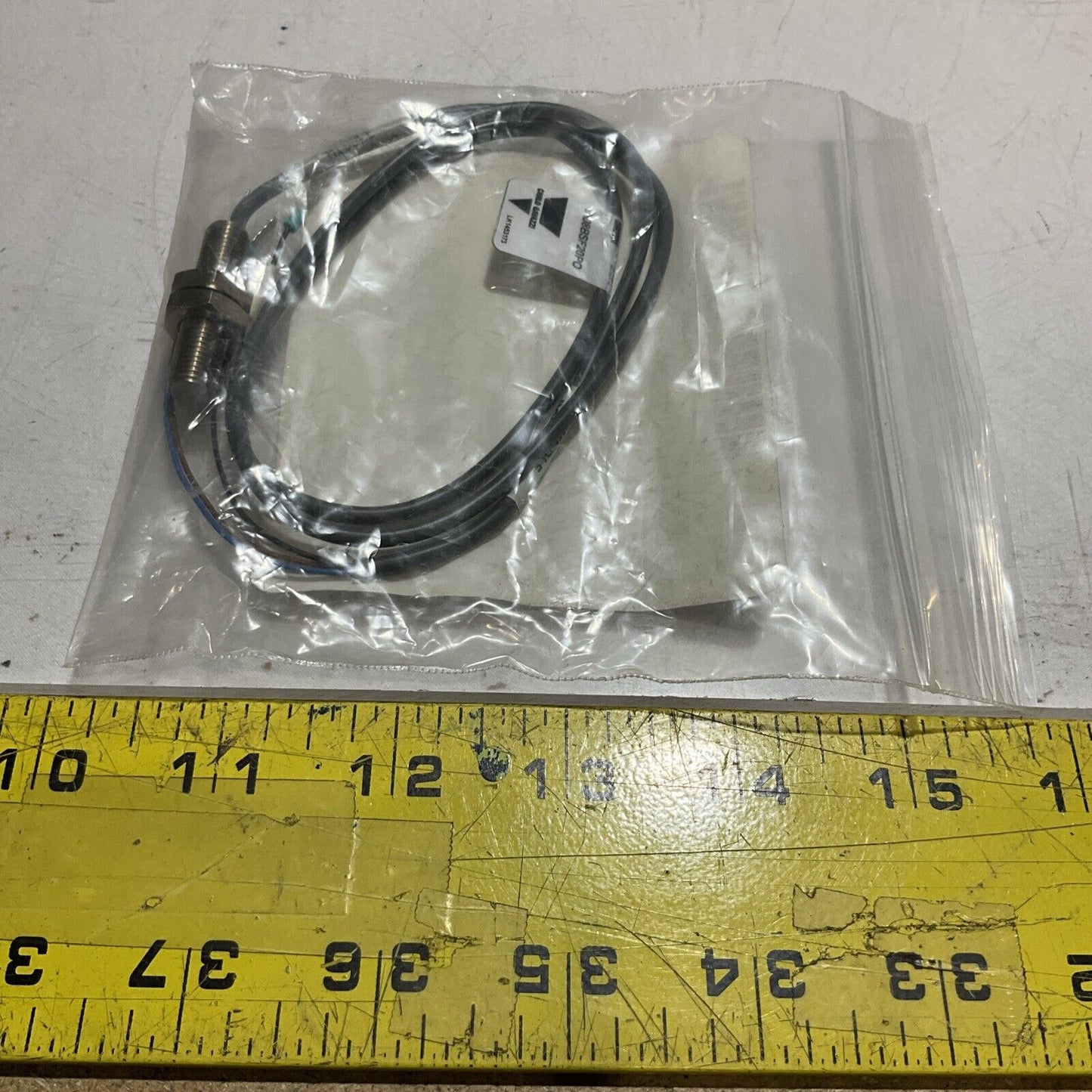 CARLO GAVAZZI IA08BSF20P0 MIDDLE POSITION CABLE ASSEMBLY 10-30VDC U3S