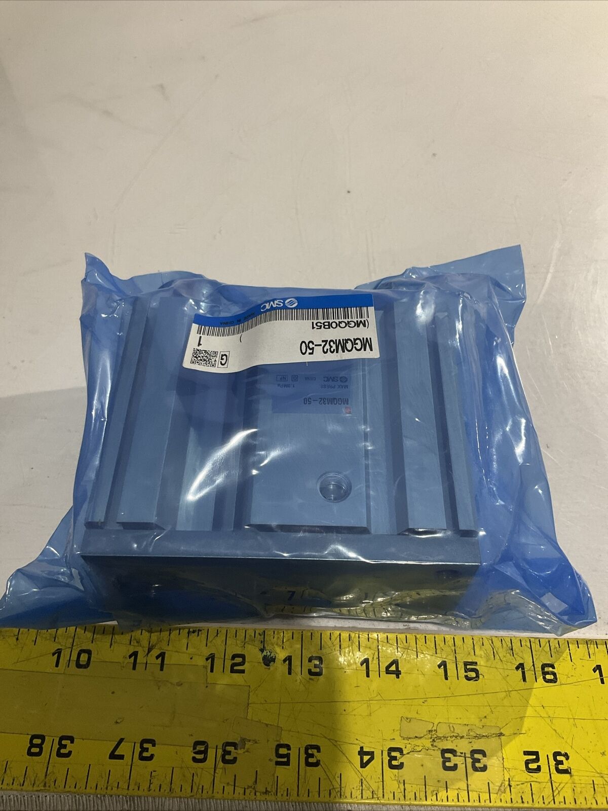 SMC MGQM32-50 PNEUMATIC CYLINDER BEARING SLIDE 145 PSI U3S