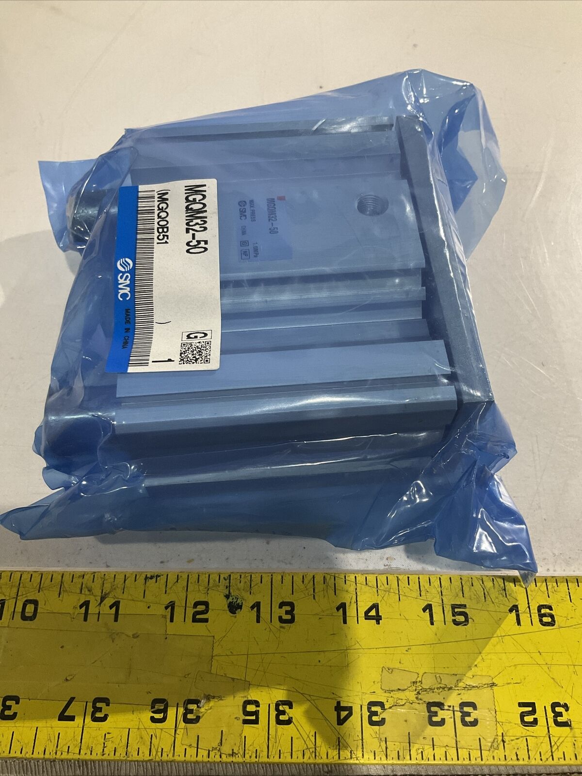 SMC MGQM32-50 PNEUMATIC CYLINDER BEARING SLIDE 145 PSI U3S
