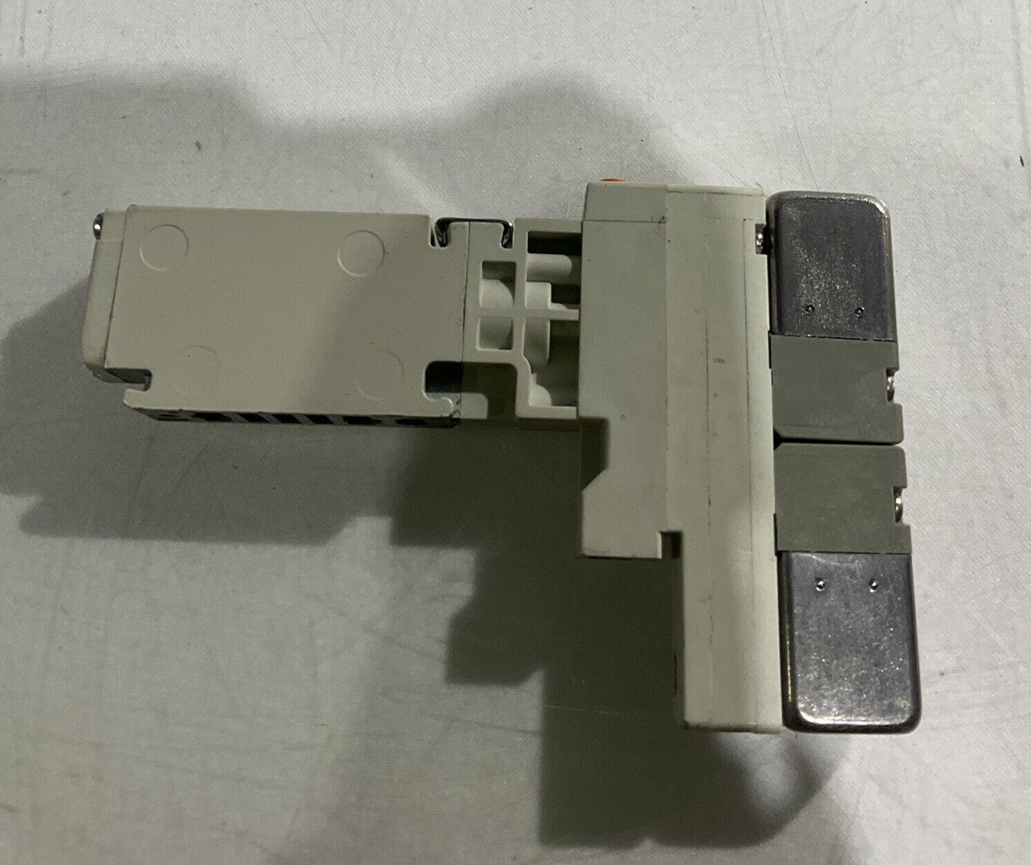 SMC VQ1201N-51 PNEUMATIC SOLENOID VALVE LOT OF 2 U3S
