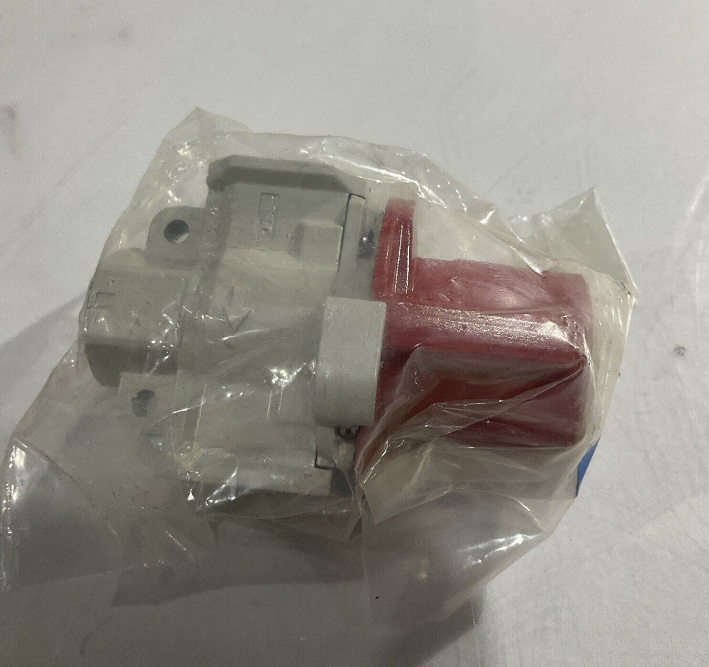 SMC VHS30-NO3B-Z PRESURE RELIEF VALVE 3 PORT 5-150 PSI VALVE LOT OF 5 U3S