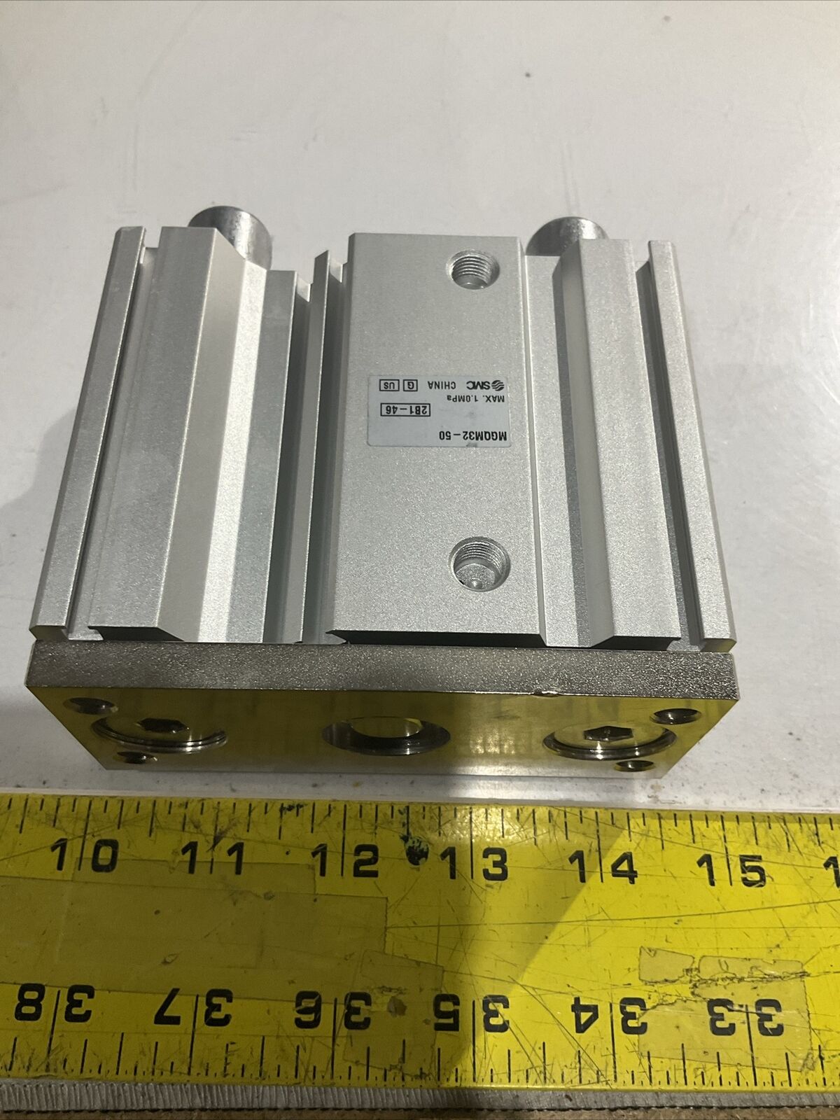 SMC MGQM32-50 PNEUMATIC CYLINDER 1.0 MPA 2B1-46 U3S