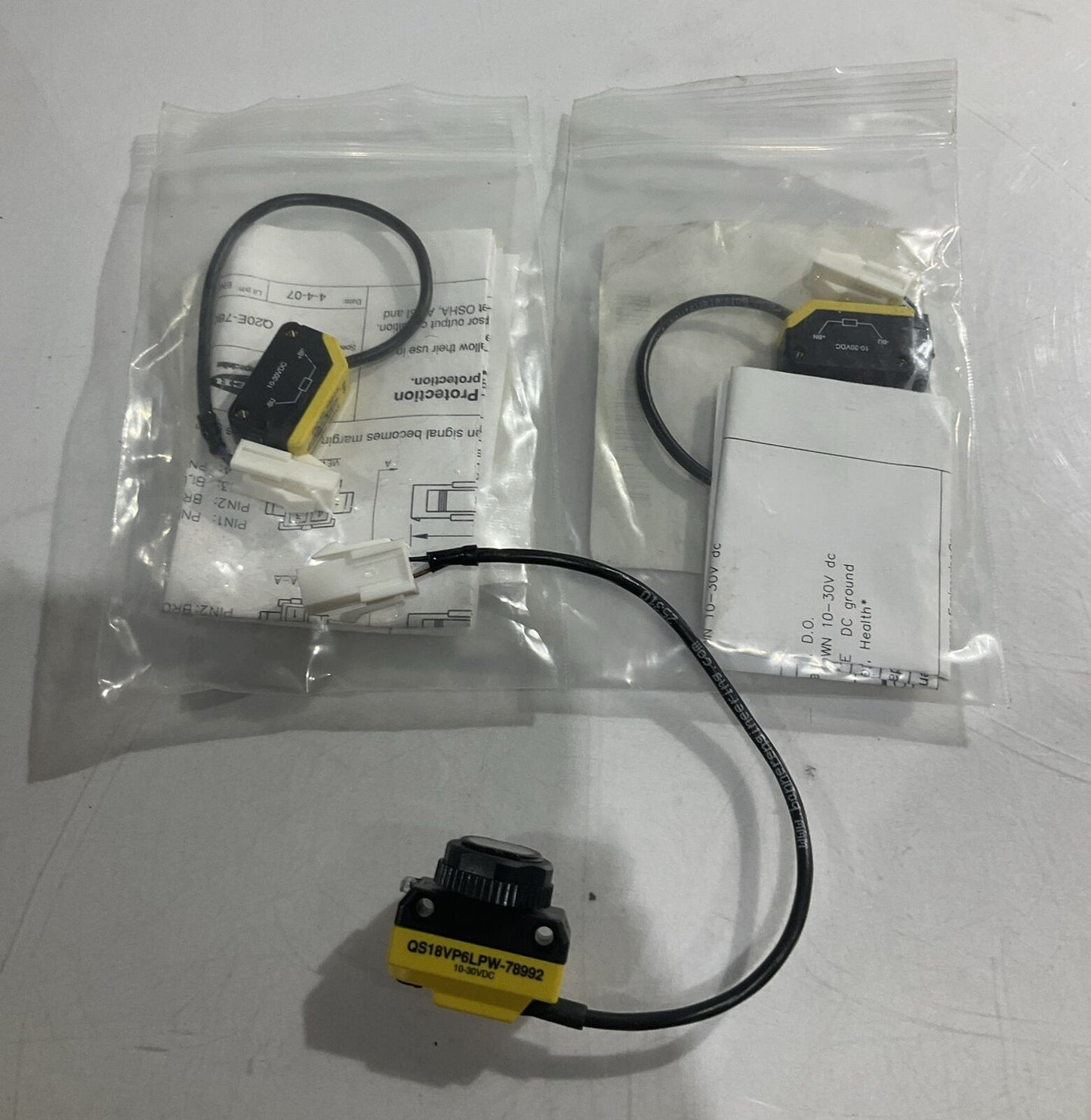 BANNER QS18VP6LPW-78992 PHOTOELECTRIC SENSOR EMITTER 2 PIN LOT OF 3 U3S