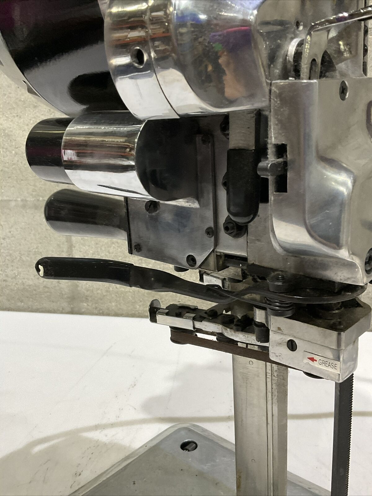 HIGHLEAD CZM200 AUTO-SHARPENING FABRIC CUTTING TOOL 220V 5.5A RM6