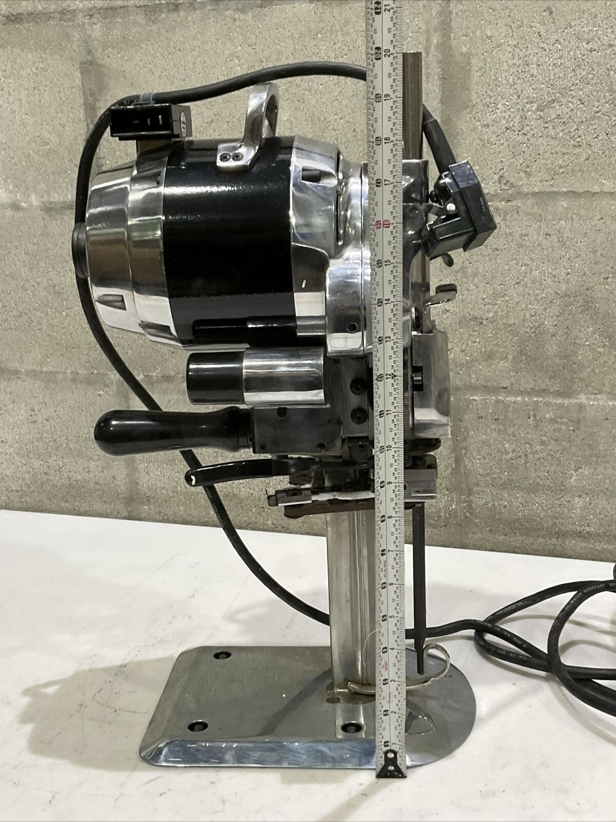 HIGHLEAD CZM200 AUTO-SHARPENING FABRIC CUTTING TOOL 220V 5.5A RM6