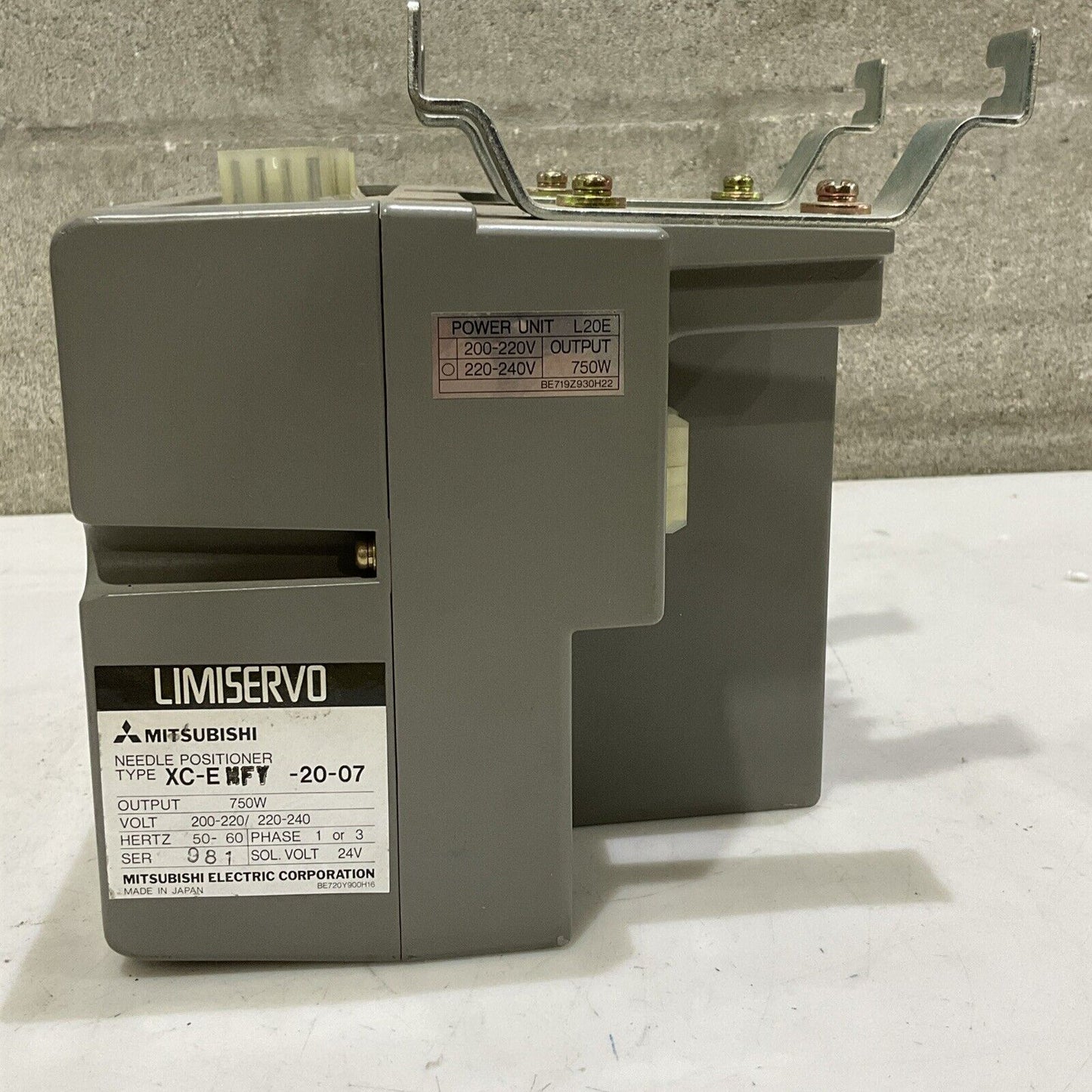 MITSUBISHI XC-EMFY-20-07 LIMISERVO NEEDLE POSITIONER XC-E SER. HVP-N XC-CL-2 RM6