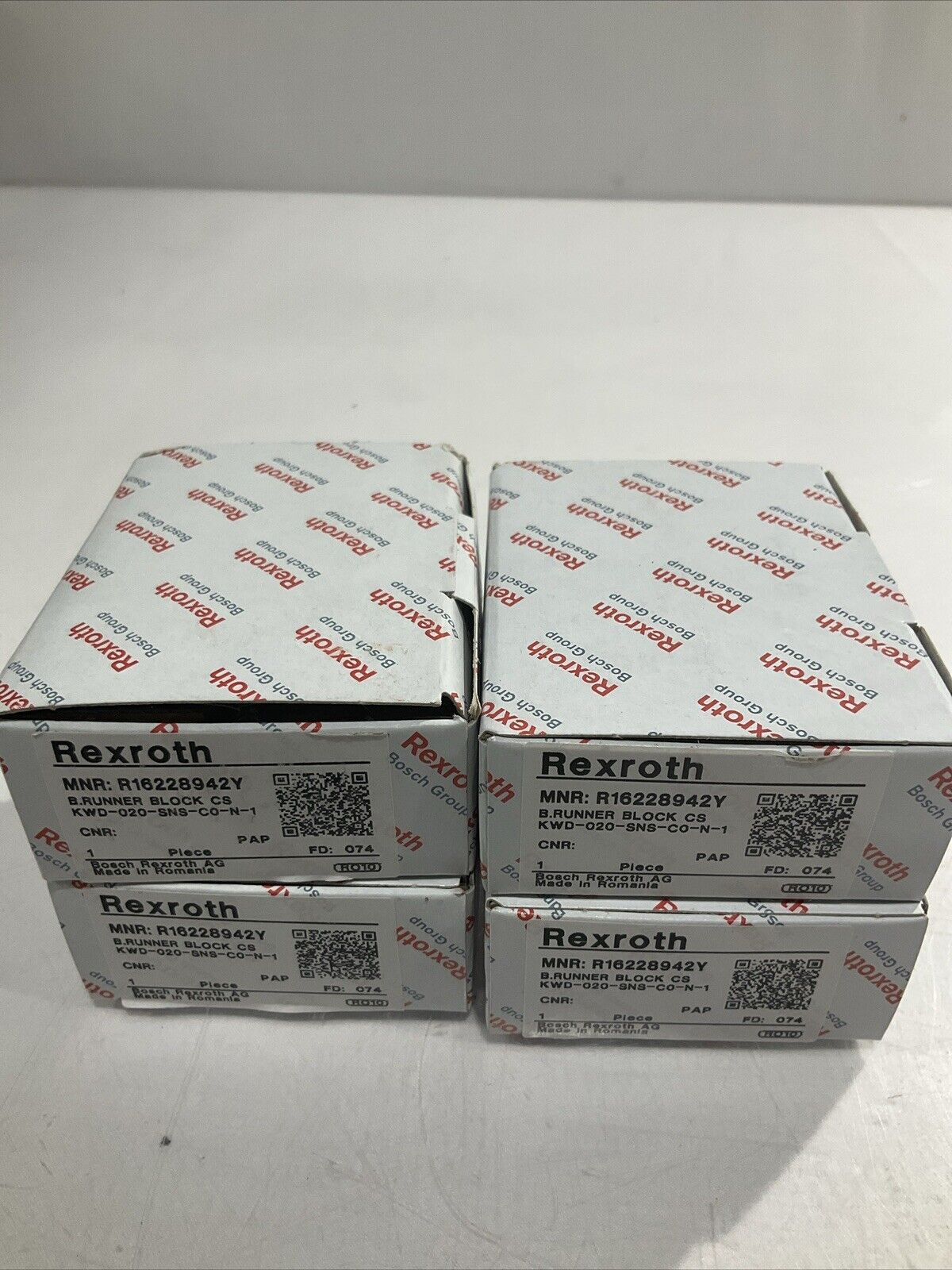 REXROTH R16228942Y RUNNER BLOCK LOT OF 4 U3S
