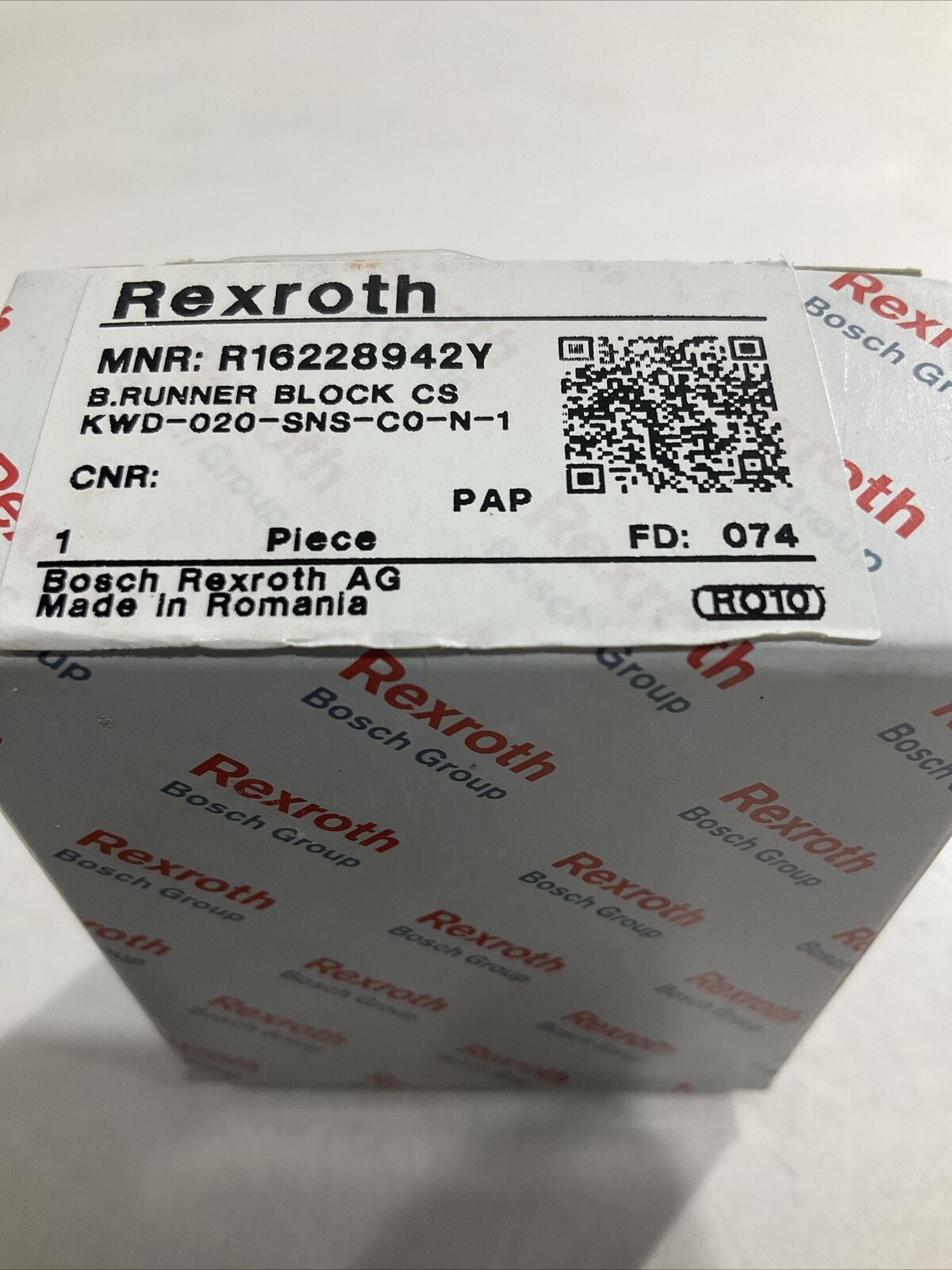 REXROTH R16228942Y RUNNER BLOCK LOT OF 4 U3S