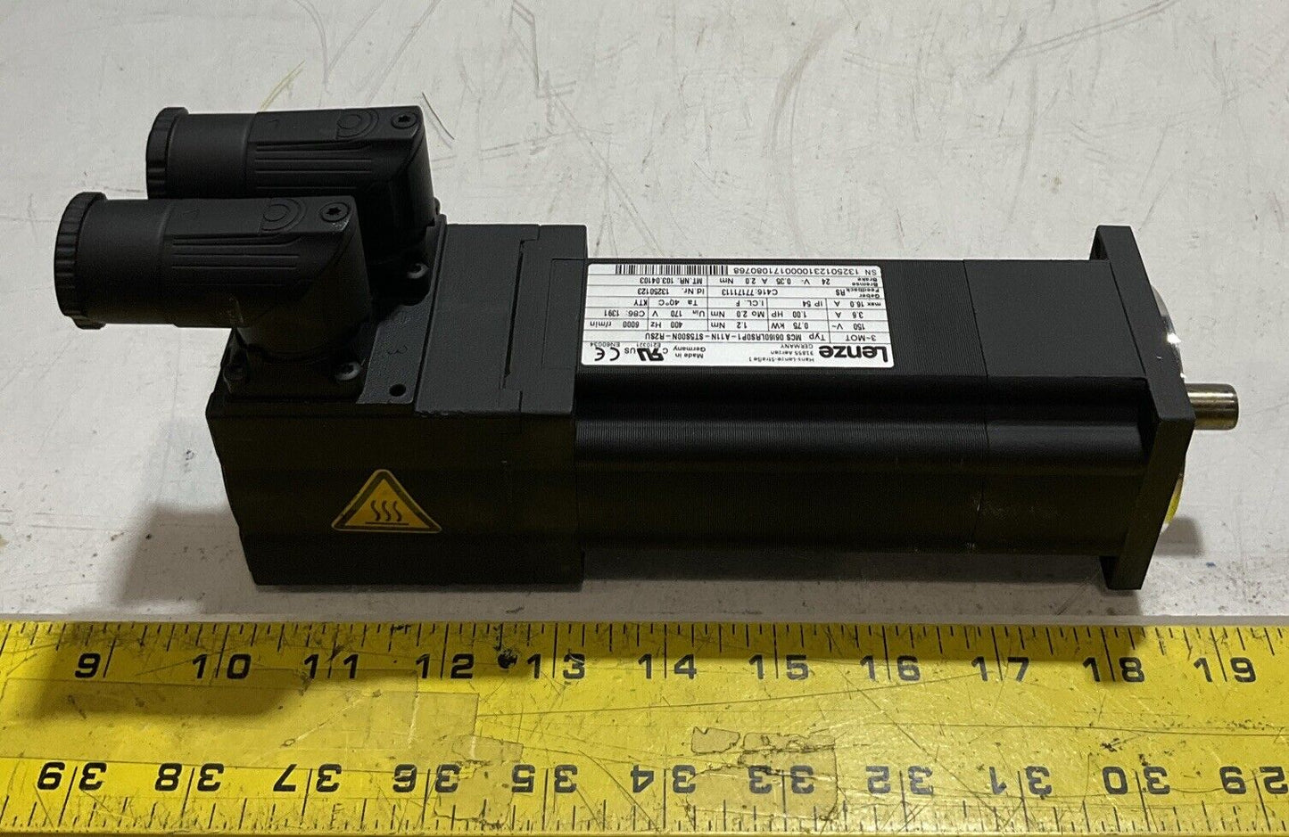 LENZE MCS 06160LRSOP1-A11N-ST5S00N-R2SU SYNCHRONOUS SERVO MOTOR U3S
