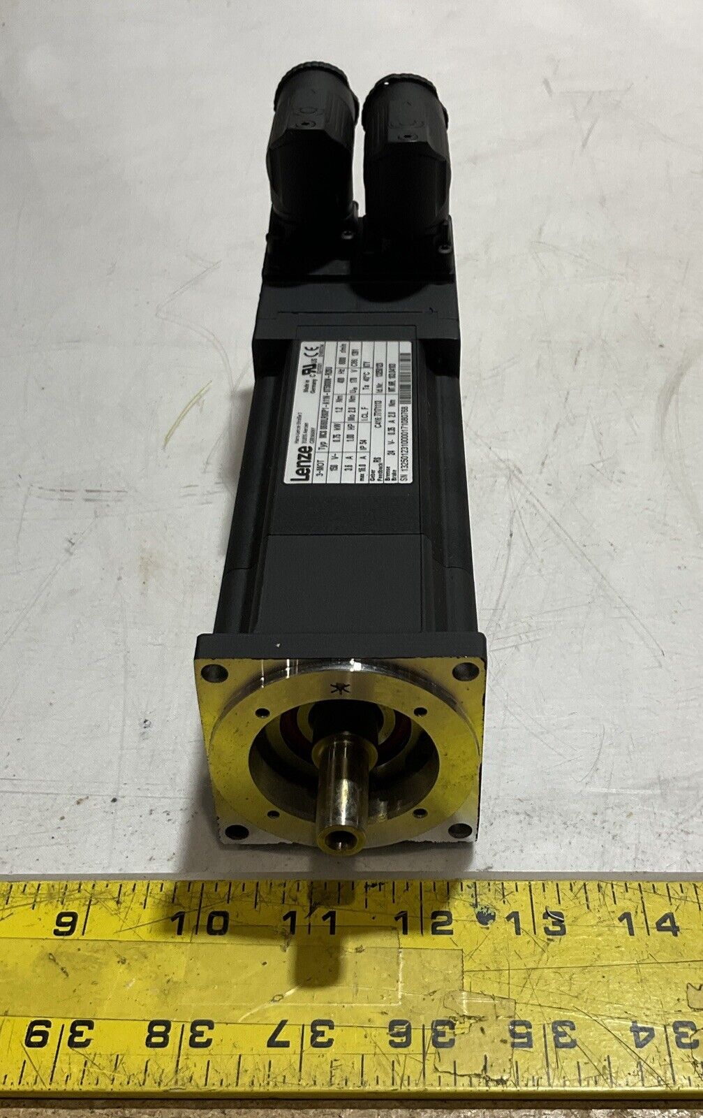 LENZE MCS 06160LRSOP1-A11N-ST5S00N-R2SU SYNCHRONOUS SERVO MOTOR U3S