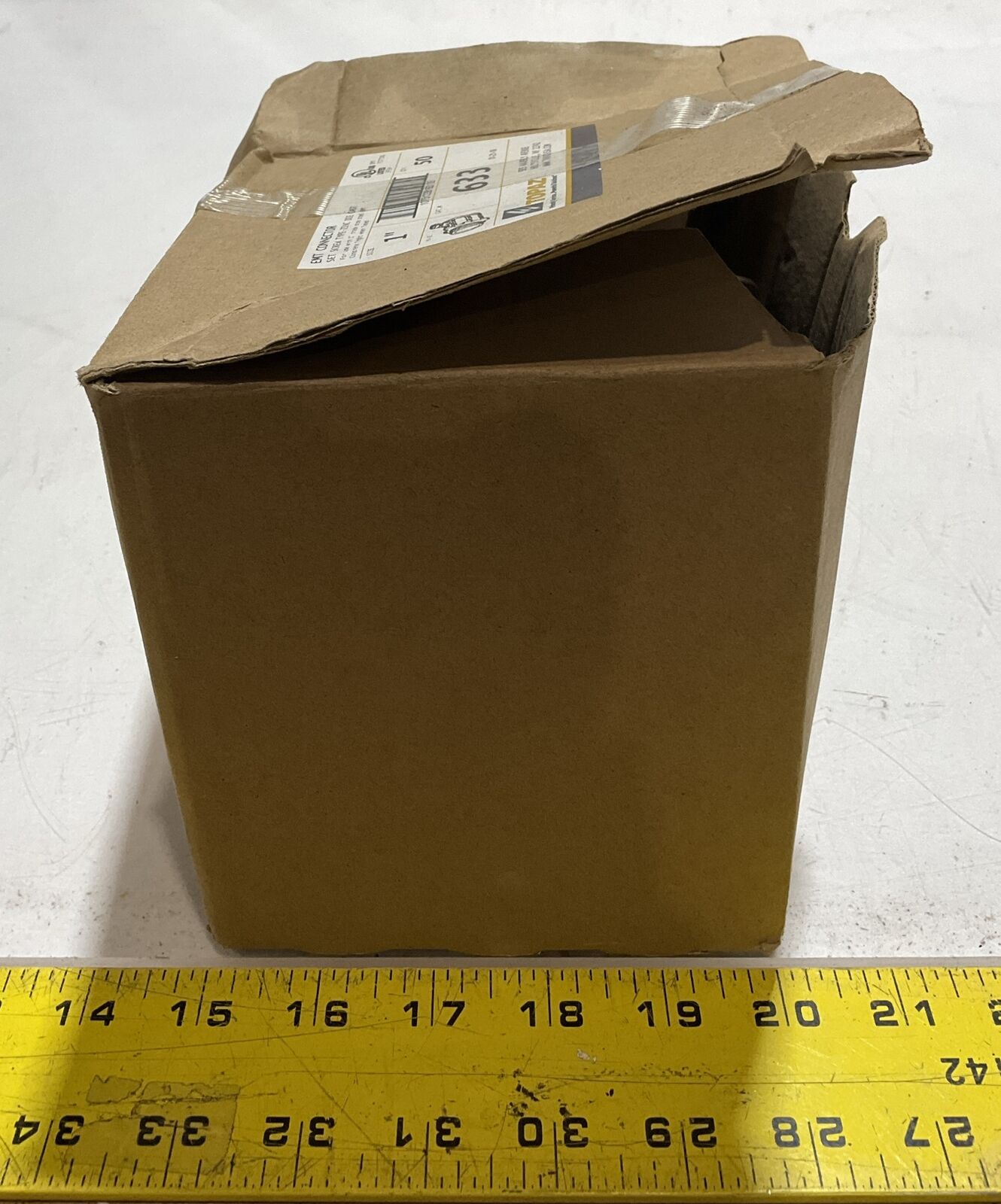 TOPAZ 633 EMT CONNECTOR SET SCREW TYPE ZINC LOT OF 38 U3S