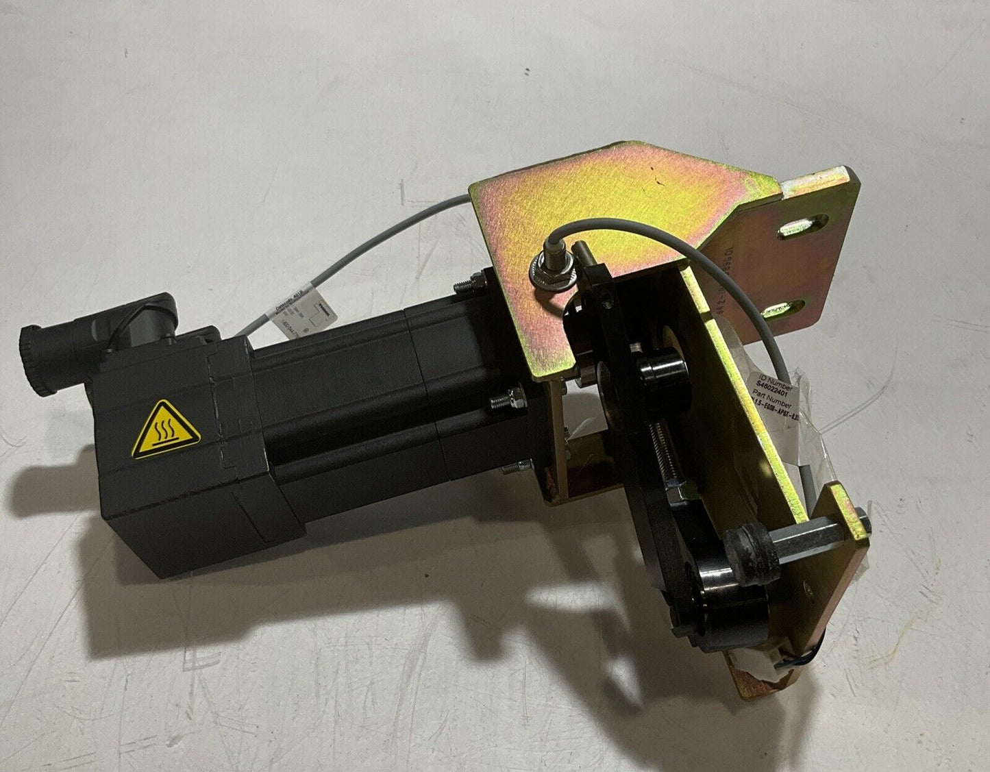 LENZE MCS06F41LRS0B0-B11N-ST5S00N-R2SUST.STARR MOTOR U3S