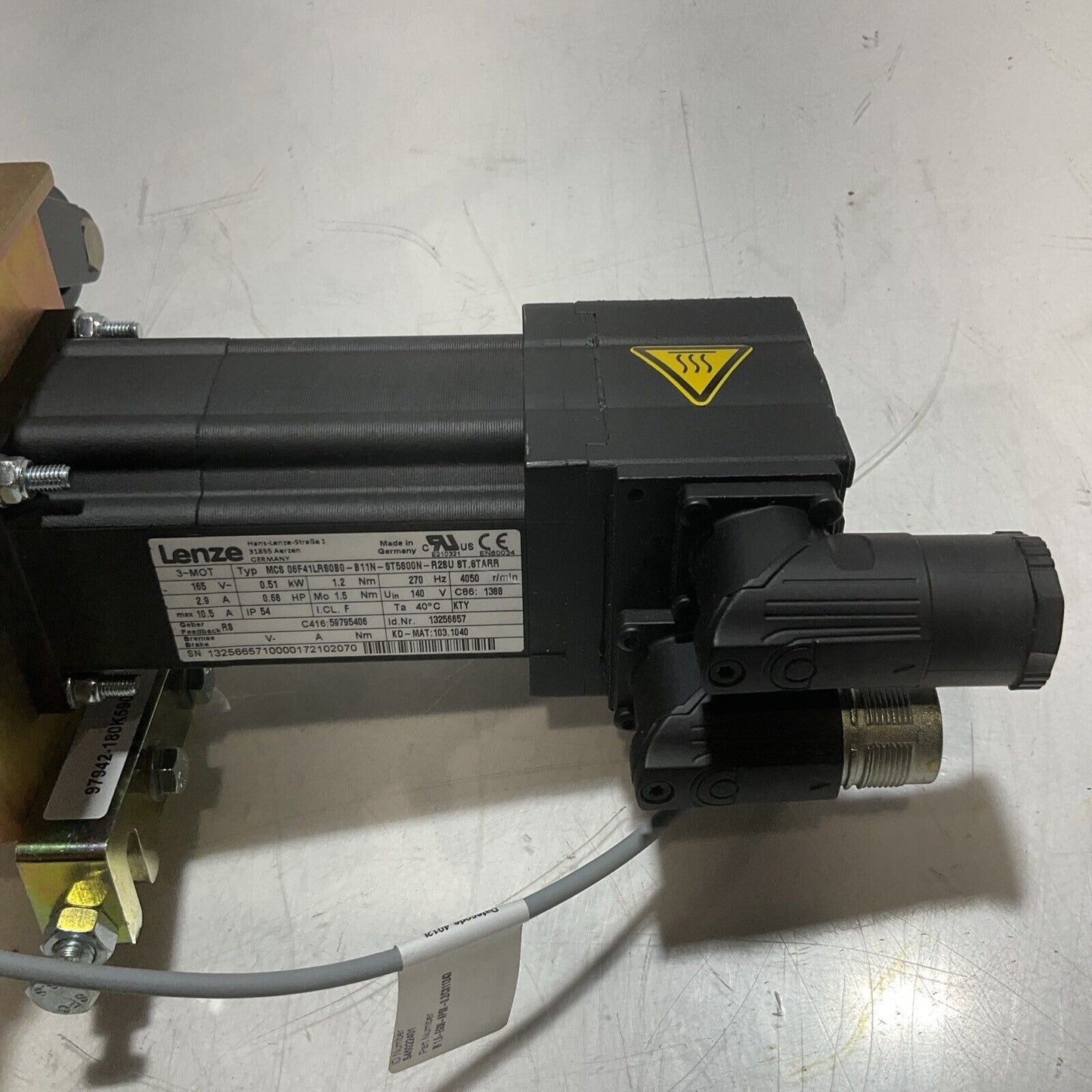 LENZE MCS06F41LRS0B0-B11N-ST5S00N-R2SUST.STARR MOTOR U3S