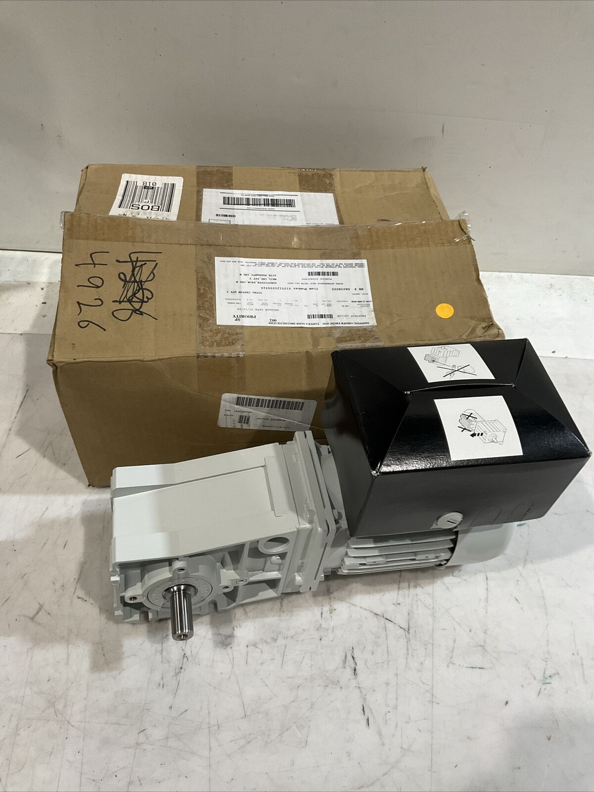 LENZE GKR04-2E VBR 071C32 MDEMAXX071-32C0U GEARBOX MOTOR U3S