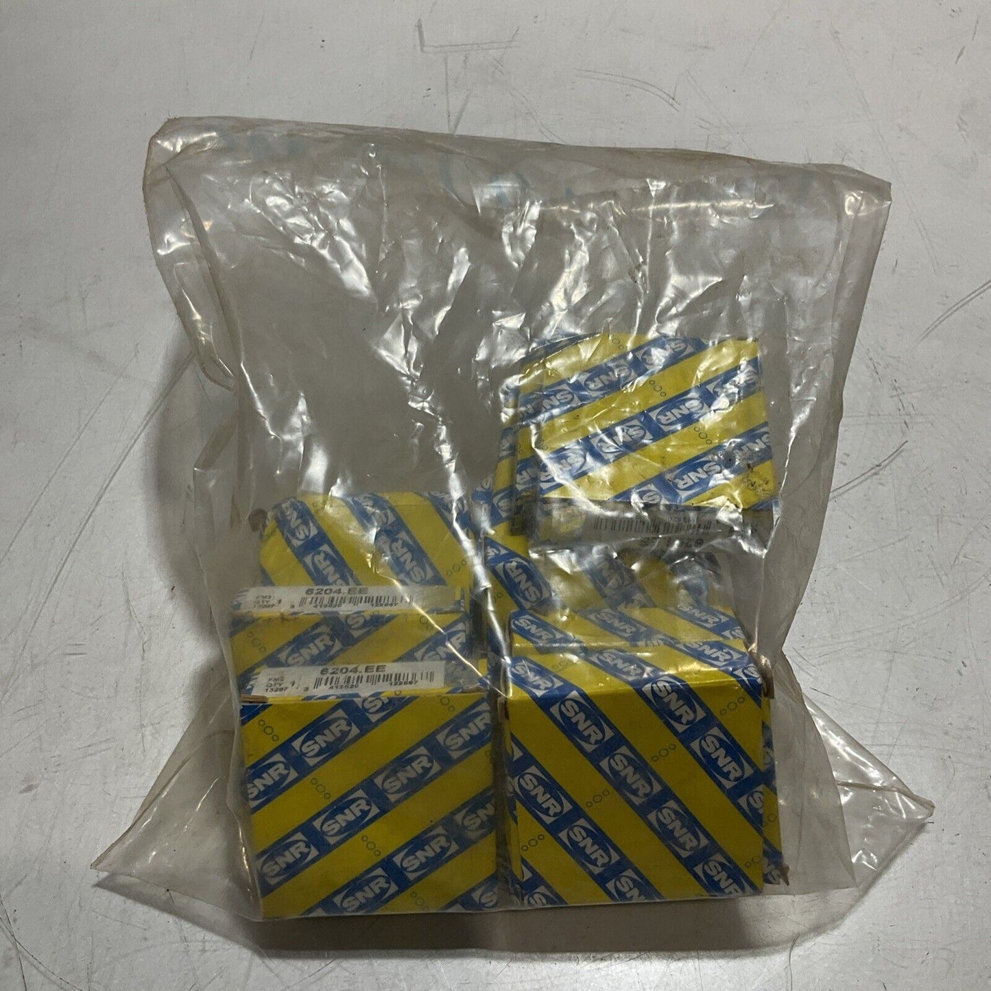 SNR 6204.EE SINGLE ROW DEEP GROOVE BALL BEARING LOT OF 11 R7T