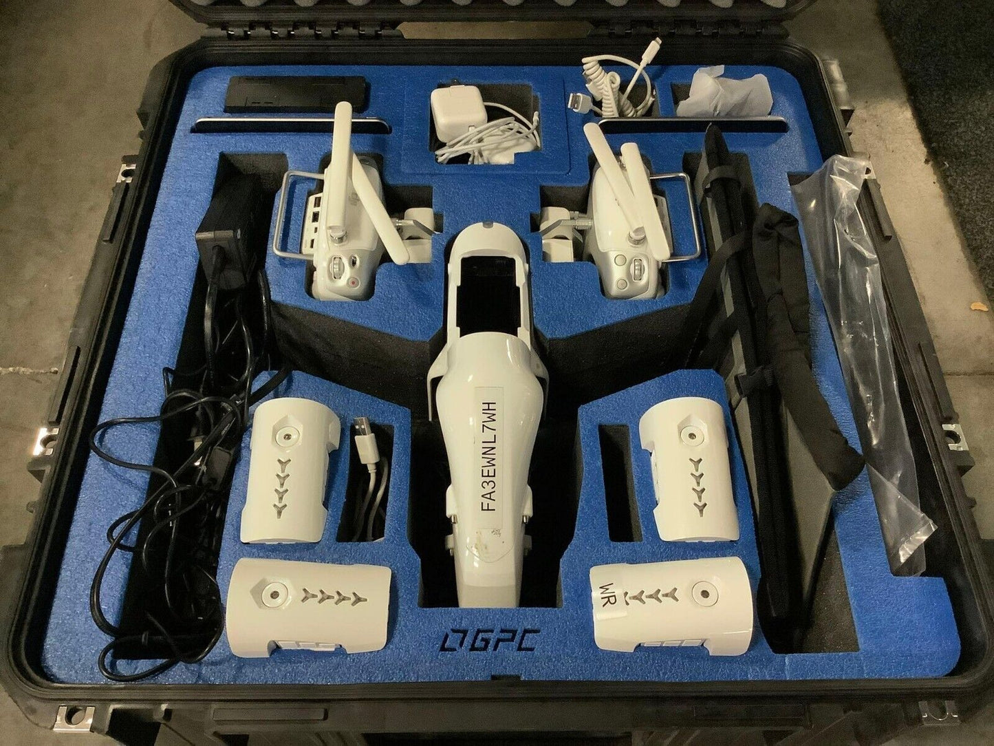 DJI INSPIRE 1 DRONE MODEL T601 WITH GO PROFESSIONAL CARRYING CASE