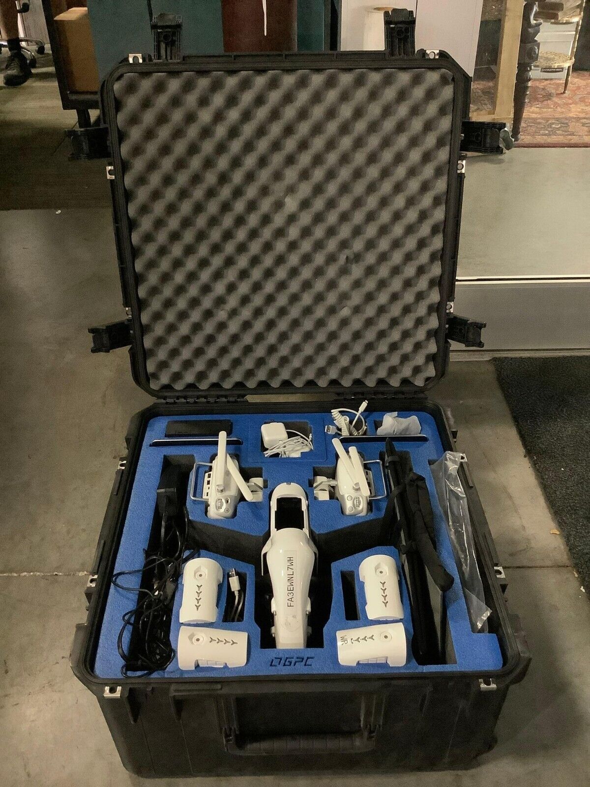 DJI INSPIRE 1 DRONE MODEL T601 WITH GO PROFESSIONAL CARRYING CASE
