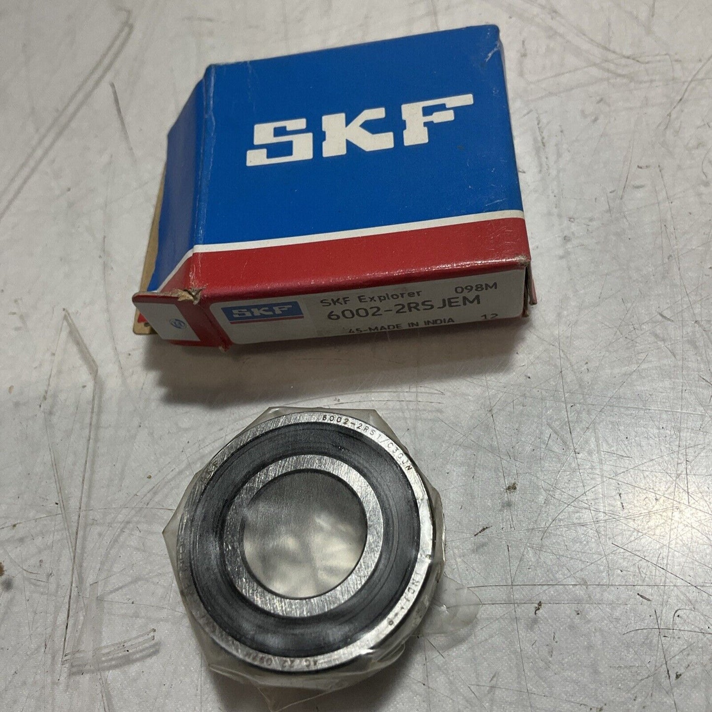 SKF 6002-2RSJEM EXPLORER DEEP GROVE ROLLER BEARING LOT OF 4 U3S