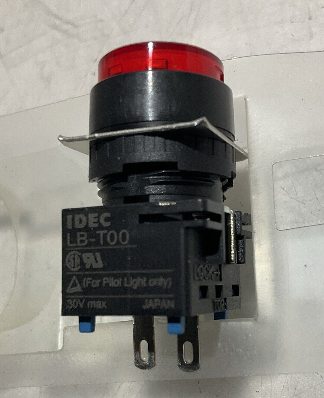 IDEC LB-T00 RED ILLUMINATED PILOT LIGHT 30 V LB-TOO LBT00 (TSC) LOT OF 2 N3M