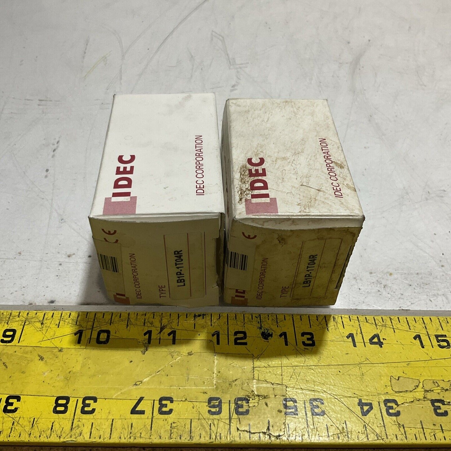 IDEC LB-T00 RED ILLUMINATED PILOT LIGHT 30 V LB-TOO LBT00 (TSC) LOT OF 2 N3M