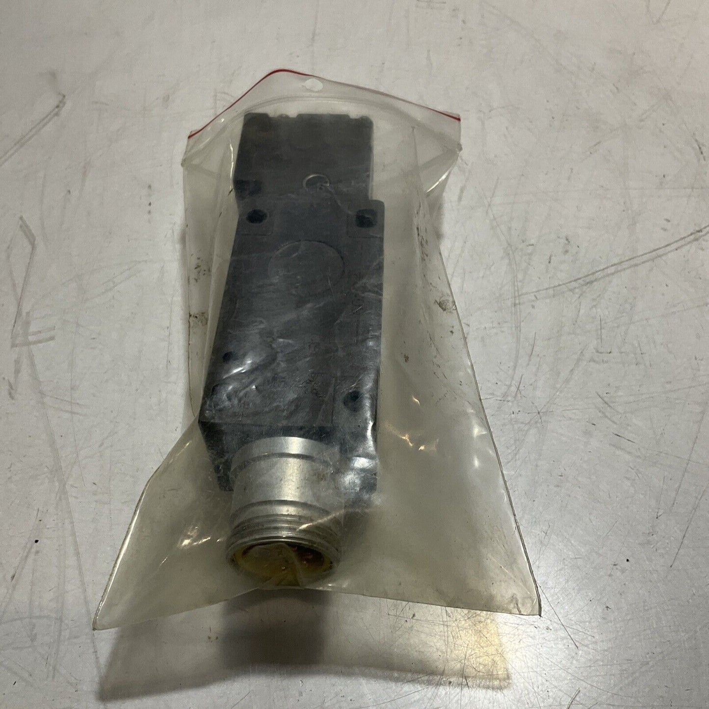 EUCHNER NZ1VZ-2131E-8C-GMMF SAFETY SWITCH N3M