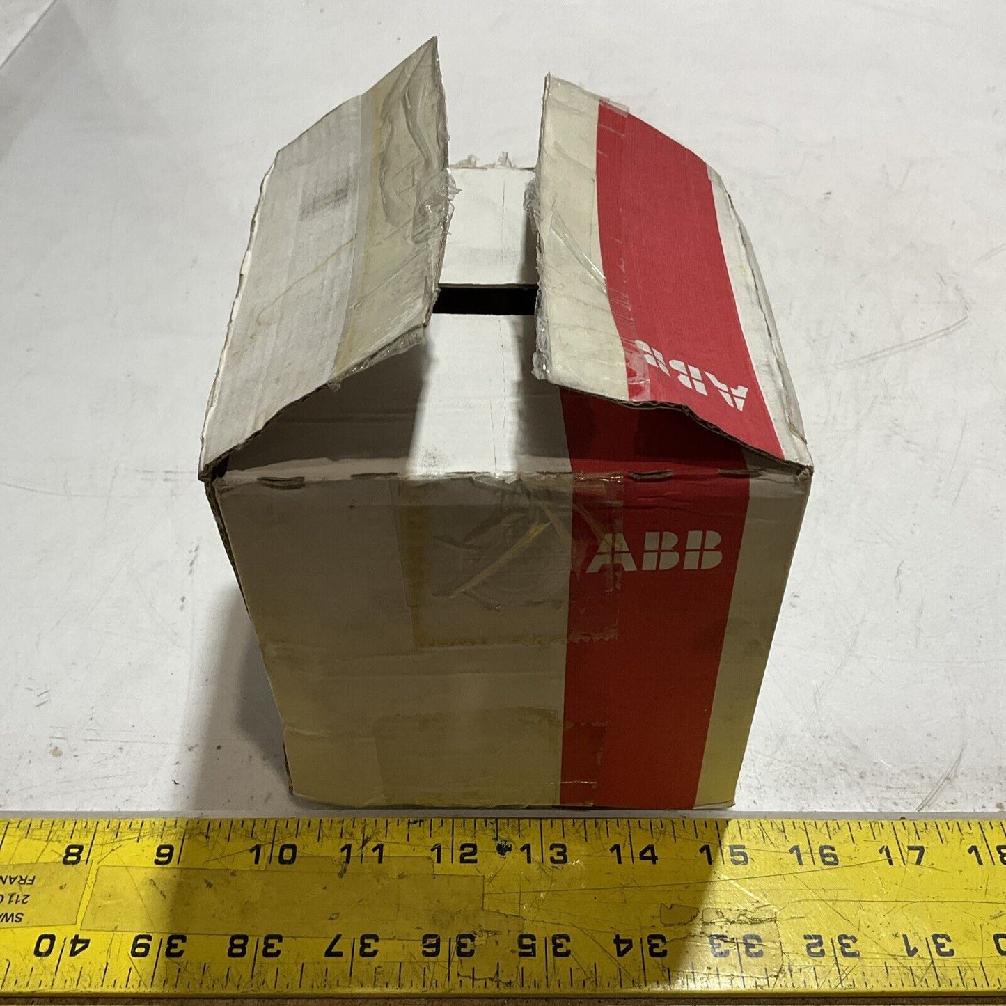ABB SACE TMAX T1N 40A E93565 CIRCUIT BREAKER T1N040TLA U3S