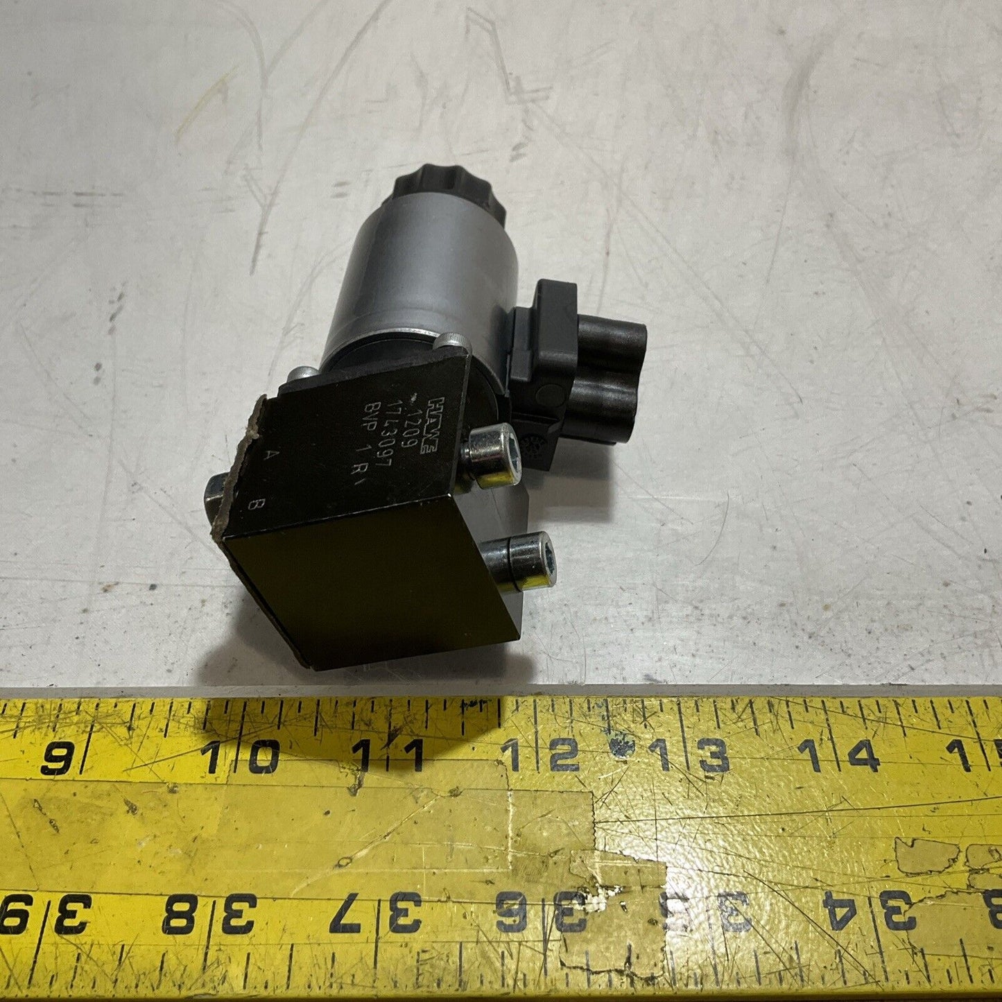 HAWE 1209 1743097 BVP 1 R DIRECTIONAL SEATED VALVE N3M