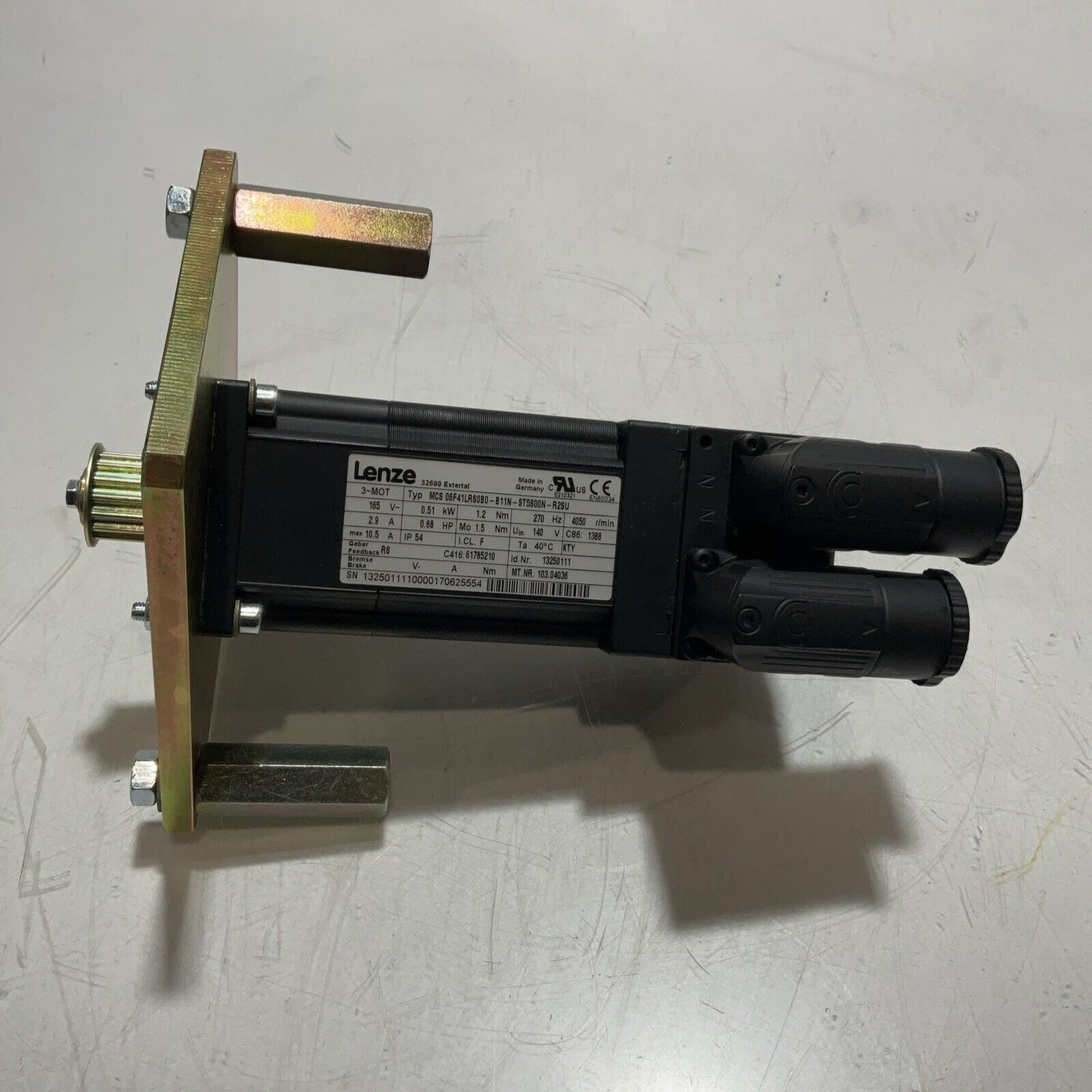 LENZE MCS06F41LRS0B0-B11N-ST5SOON-R2SU SERVO MOTOR U3S
