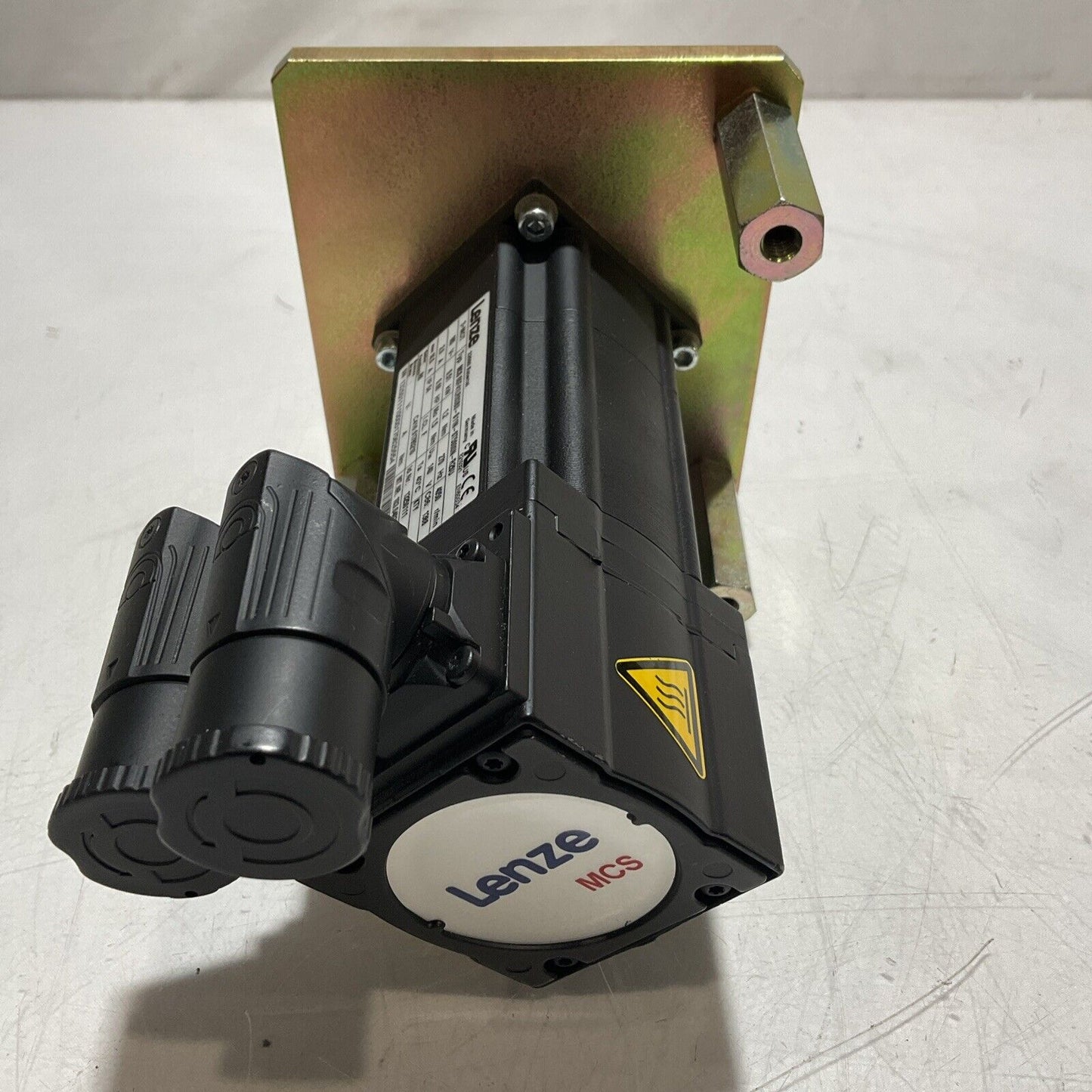 LENZE MCS06F41LRS0B0-B11N-ST5SOON-R2SU SERVO MOTOR U3S
