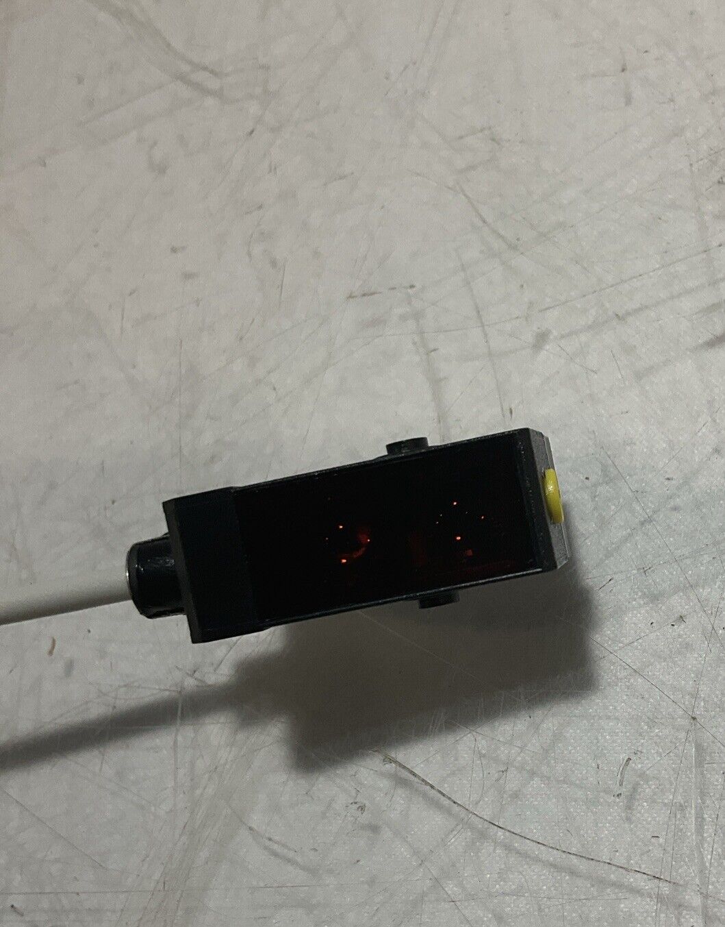 BAUMER FHDK 10P1412/KS35A DIFFUSE PHOTOEYE PHOTOELECTRIC SENSOR ASSEMBLY U3S