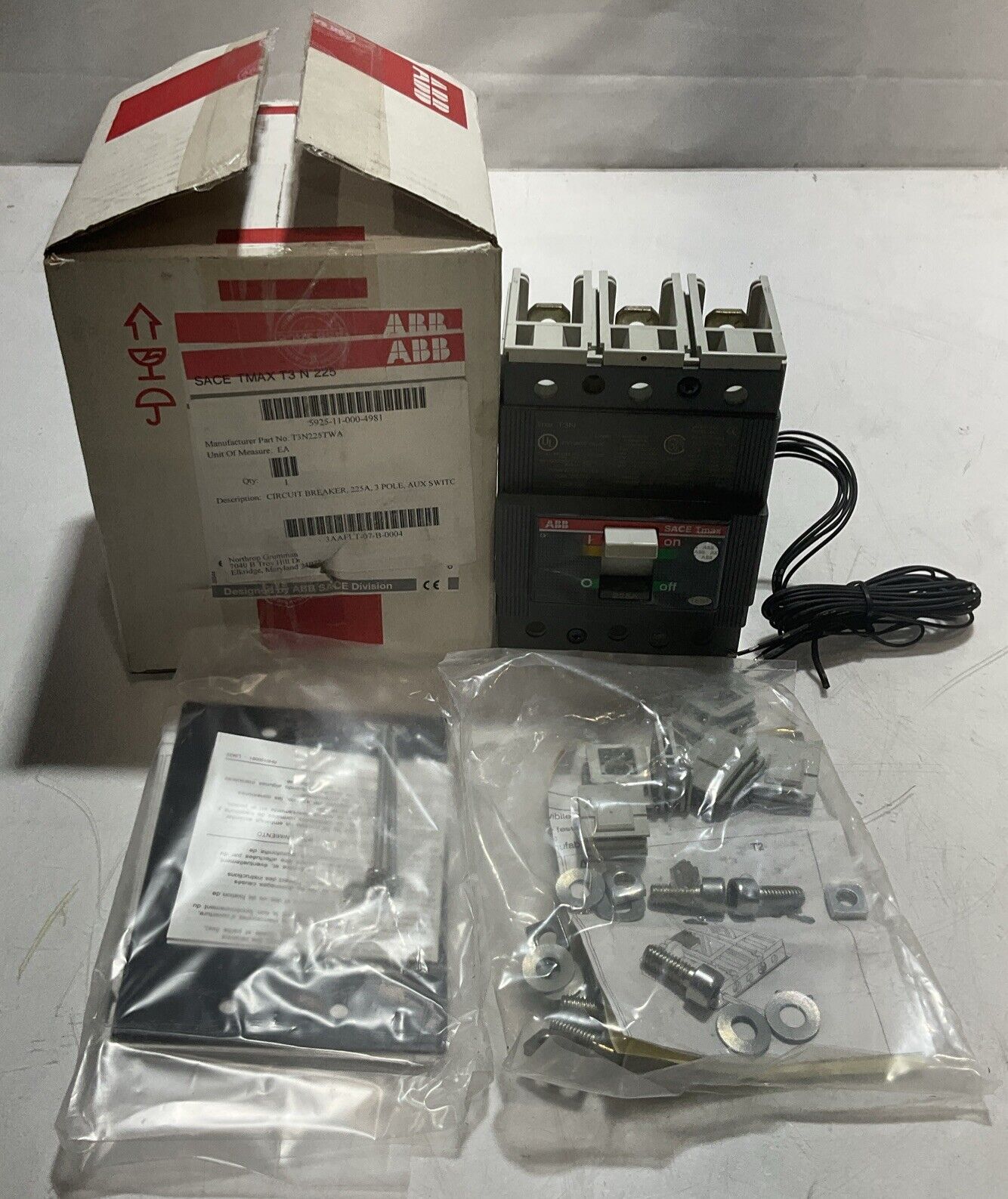 ABB TMAX T3 N 225 CIRCUIT BREAKER 3P 225A W AUX SWITCH U3S