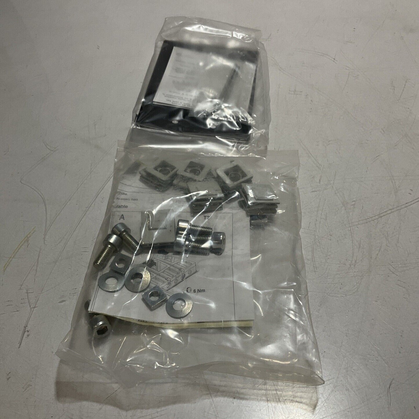 ABB TMAX T3 N 225 CIRCUIT BREAKER 3P 225A W AUX SWITCH U3S