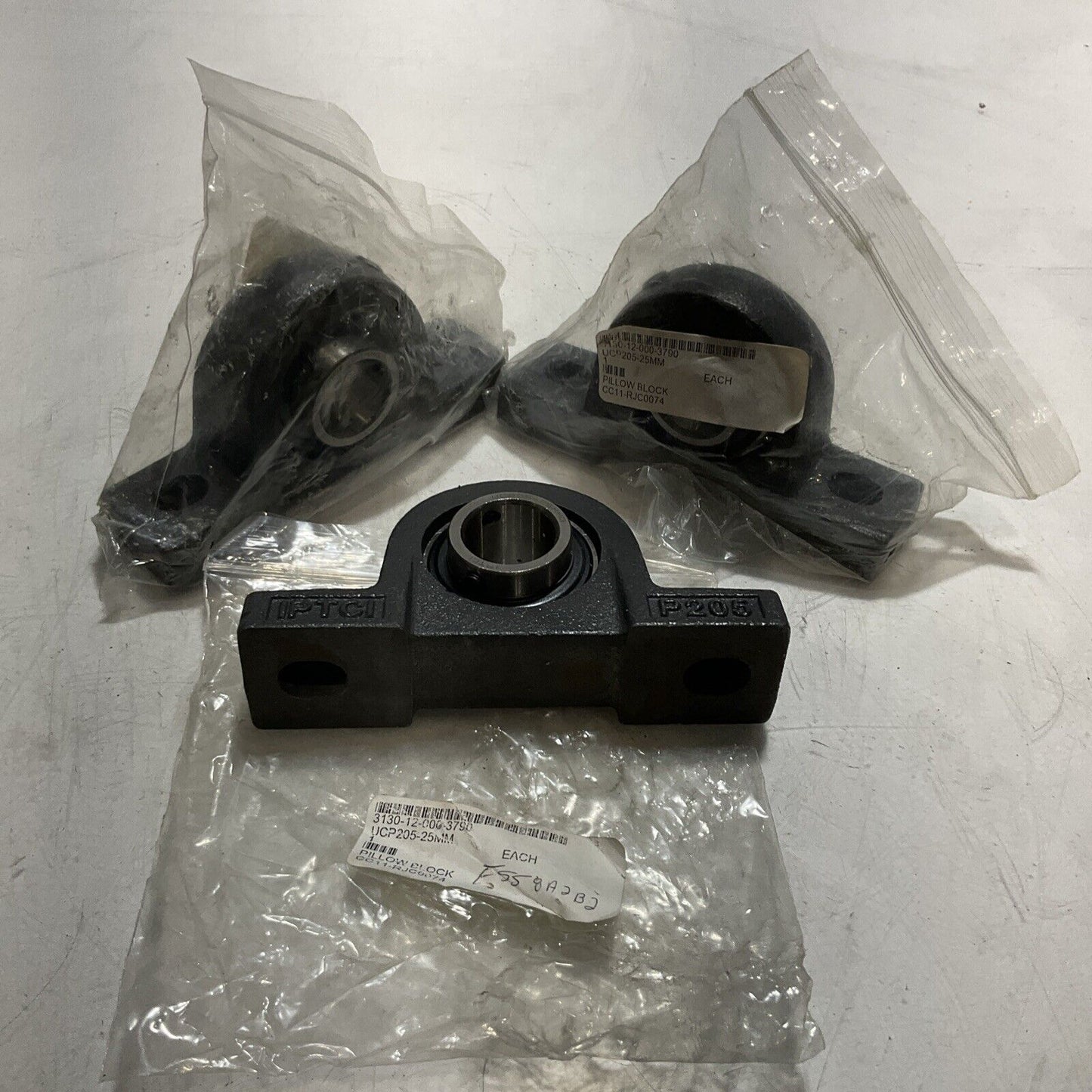 IPTCI UC205-25MM PILLOW BLOCK BEARINGS ASSEMBLY LOT OF 3 N3M