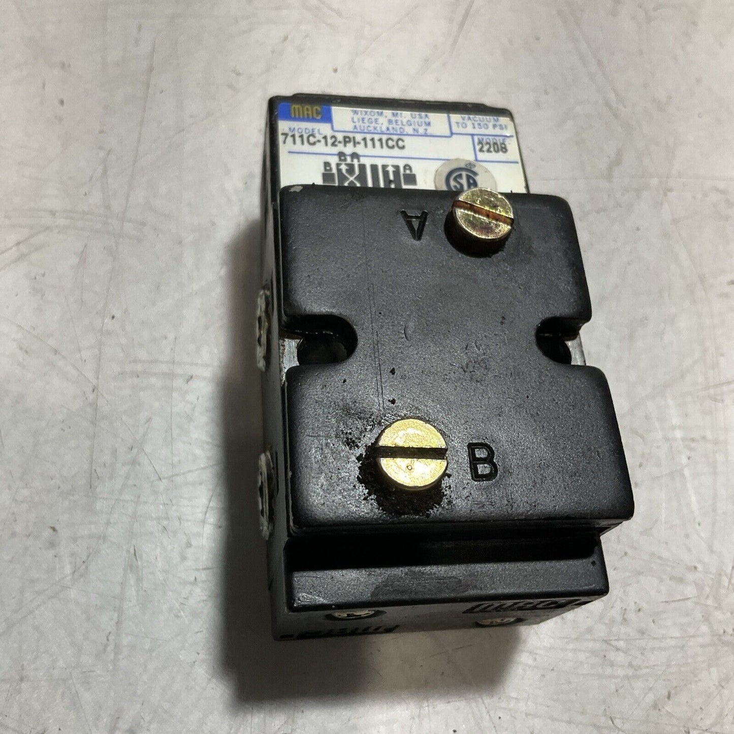 MAC 711C-12-PI-111CC PNEUMATIC VALVE MODEL 2208 U3S
