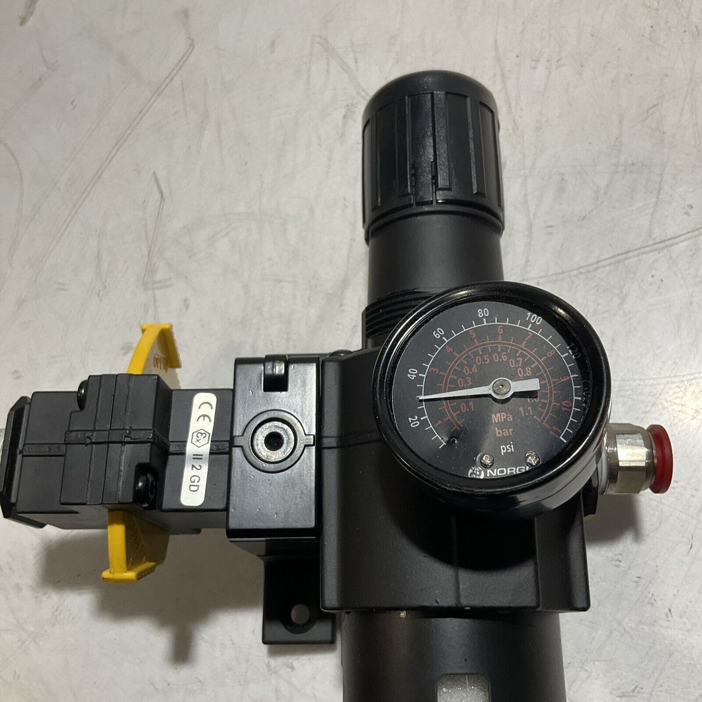IMI NORGREN PNEUMATIC REGULATOR LOCKOUT VALVE T74E-4AA-P1N U3S