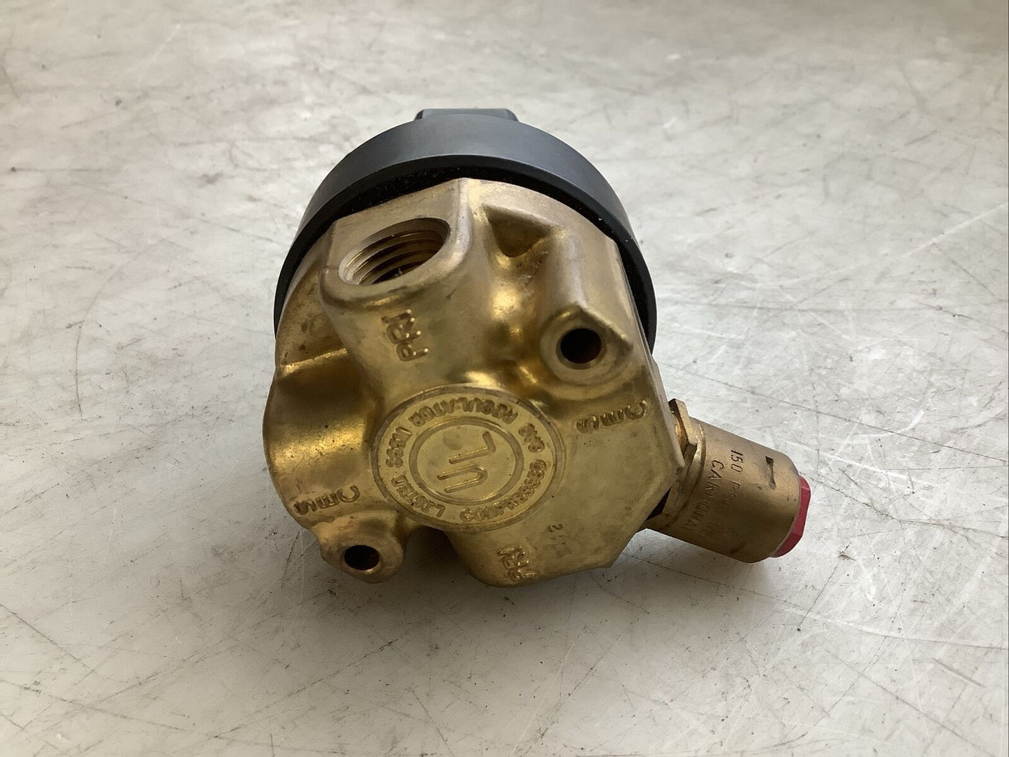 NORGREN R84-200-MNLA CYLINDER GAS REGULATOR CO2 1/4 IN PTF 125 PSIG N3M