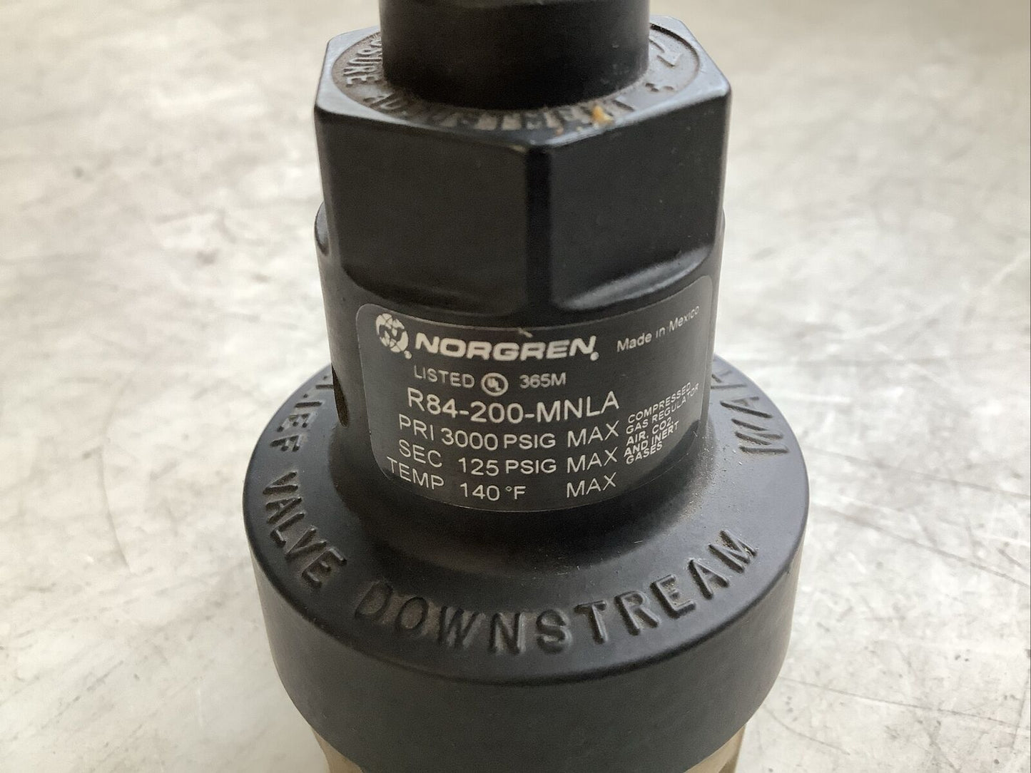 NORGREN R84-200-MNLA CYLINDER GAS REGULATOR CO2 1/4 IN PTF 125 PSIG N3M