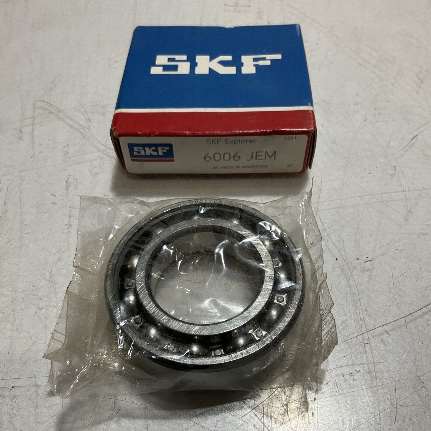 SKF 6006 JEM DEEP GROOVE BALL BEARINGS 33X 55 X 13 LOT OF 3 R7T